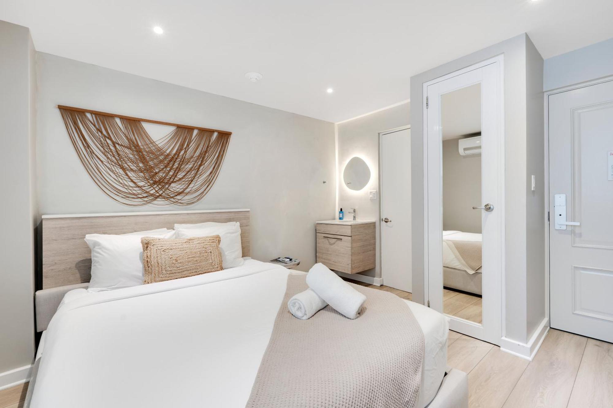 Standard Room,1668105340:JPEG