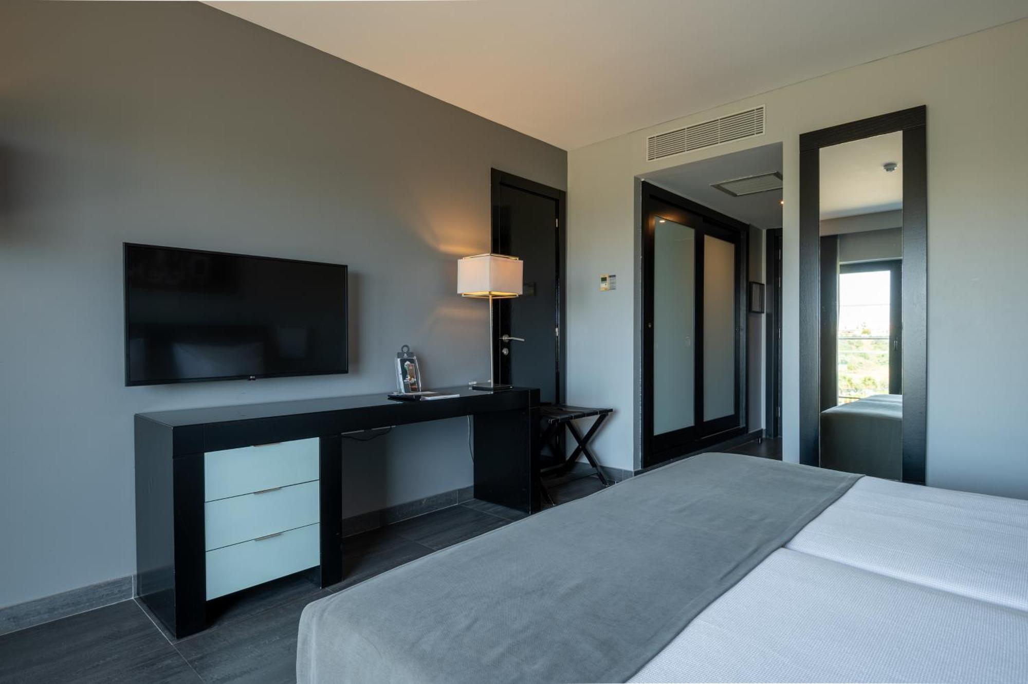 Twin Room Sea View,1669011013:JPEG
