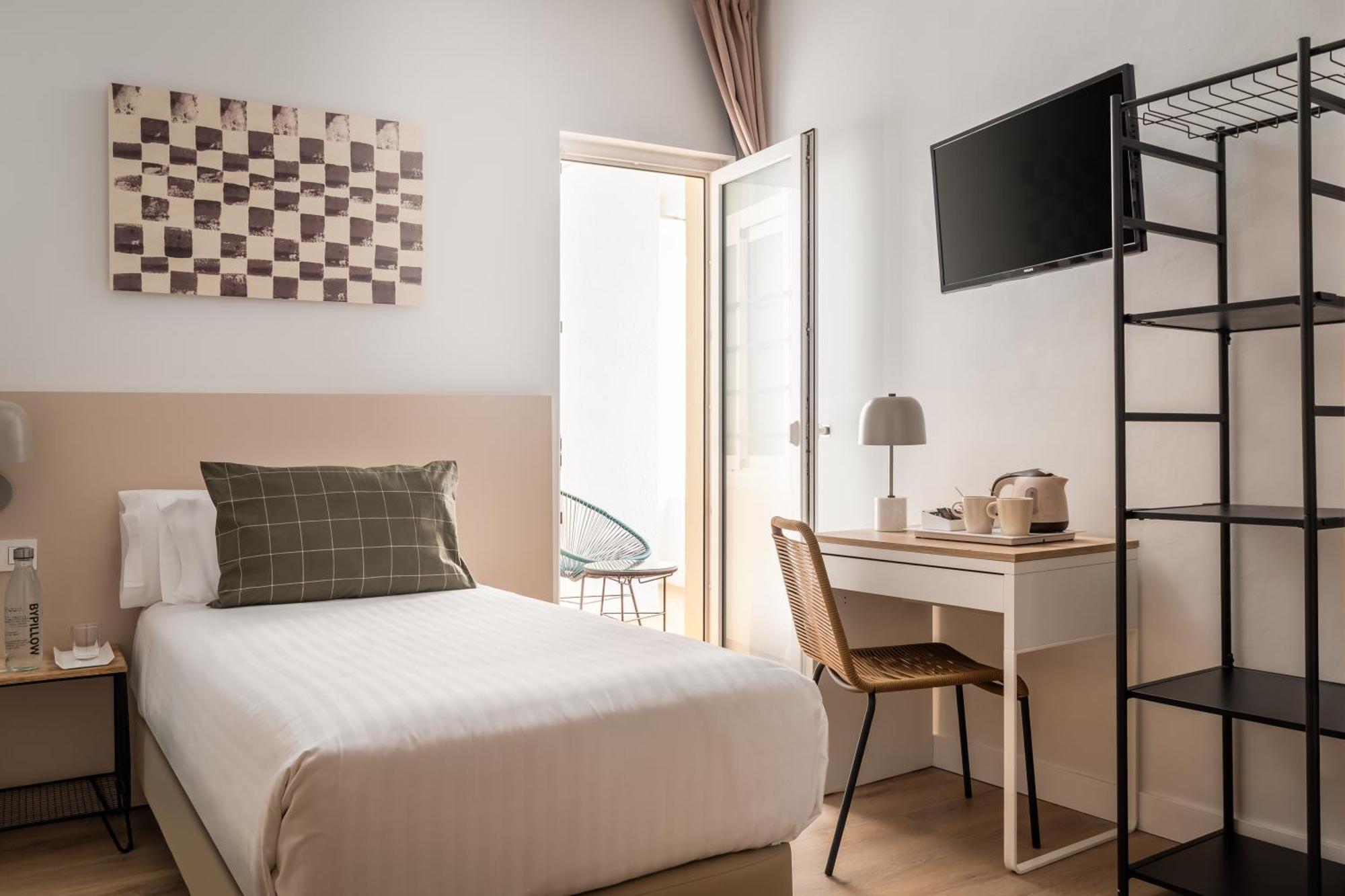 Single Room,1669013619:JPEG