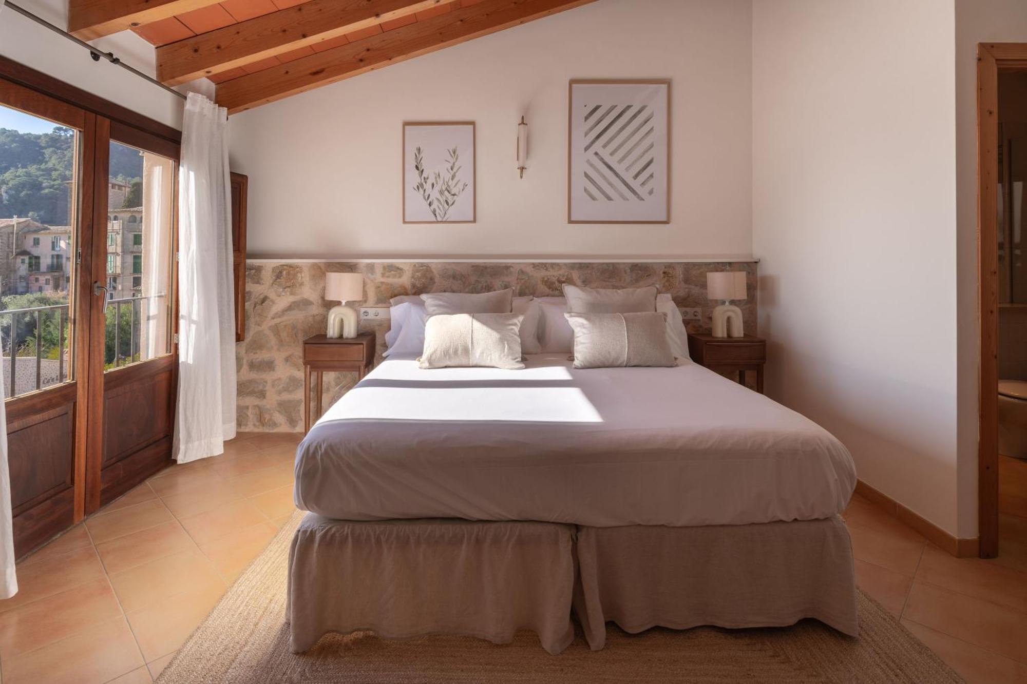 Superior Double or Twin Room Mountain View
