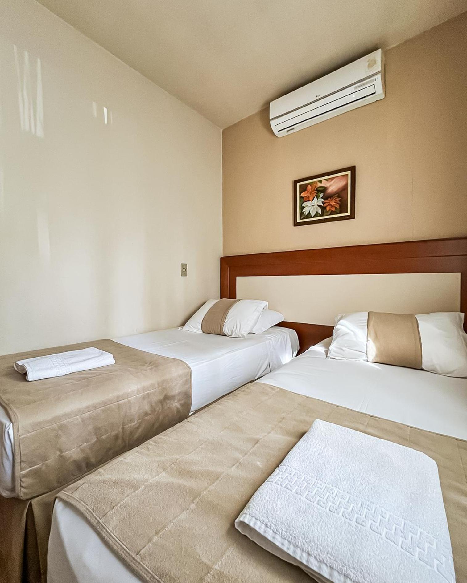Quintuple Room