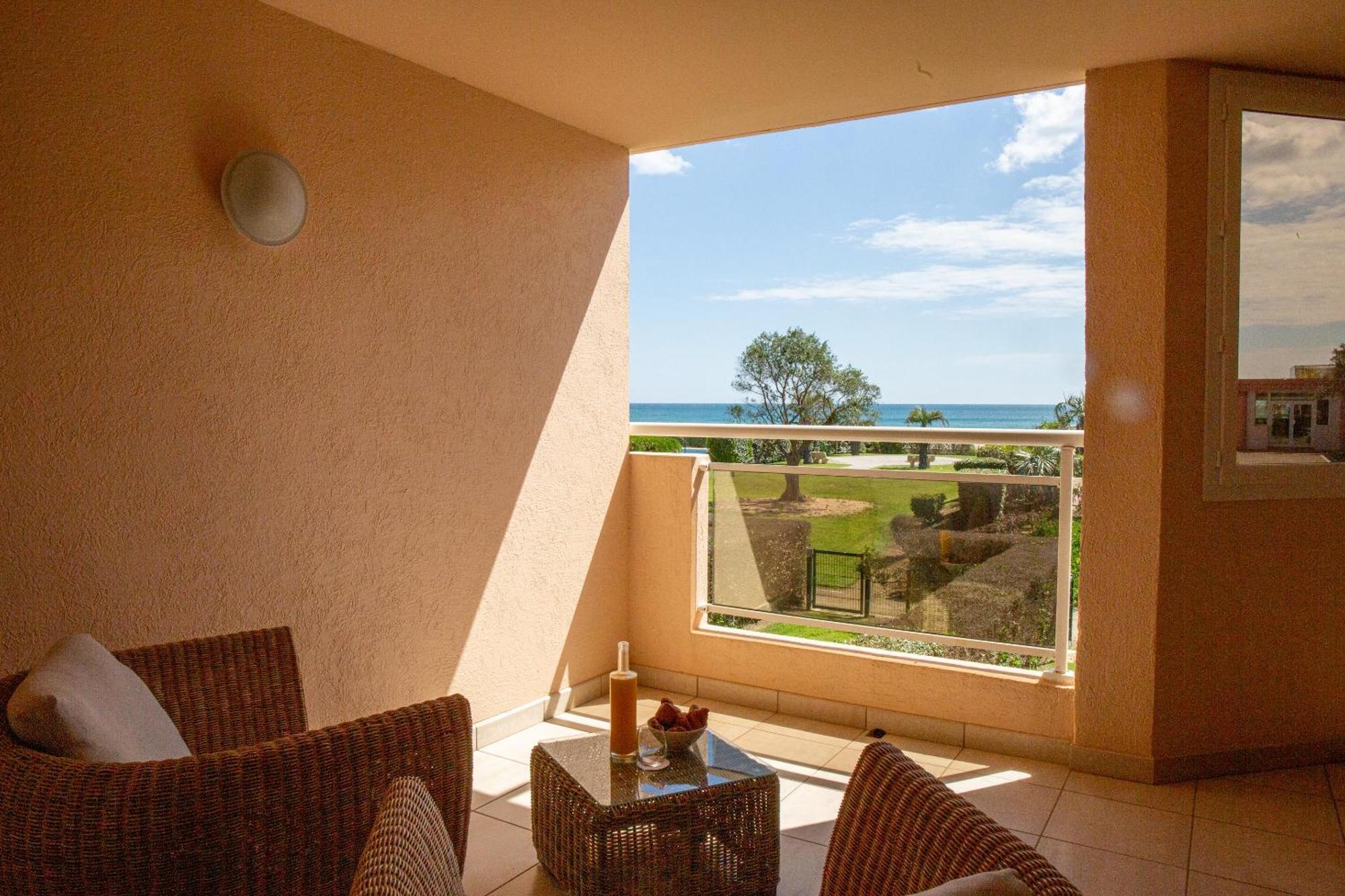 Three-Bedroom Apartment Sea View