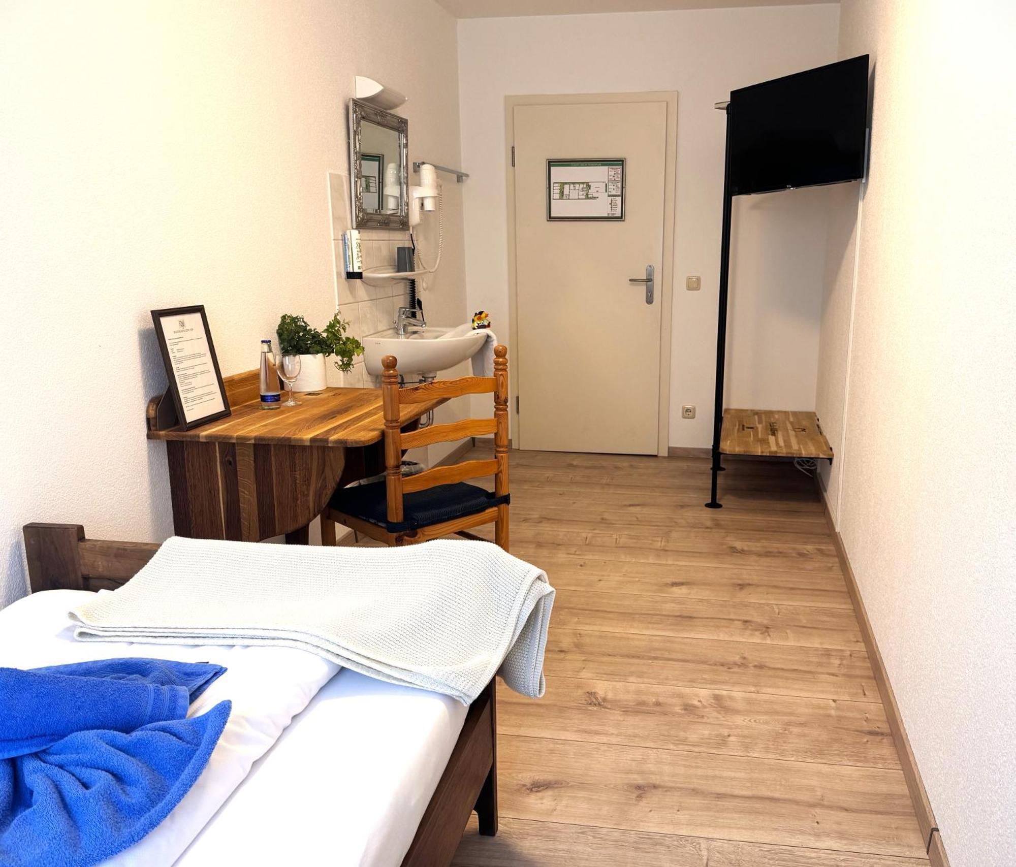 Single Room,1669069963:JPEG