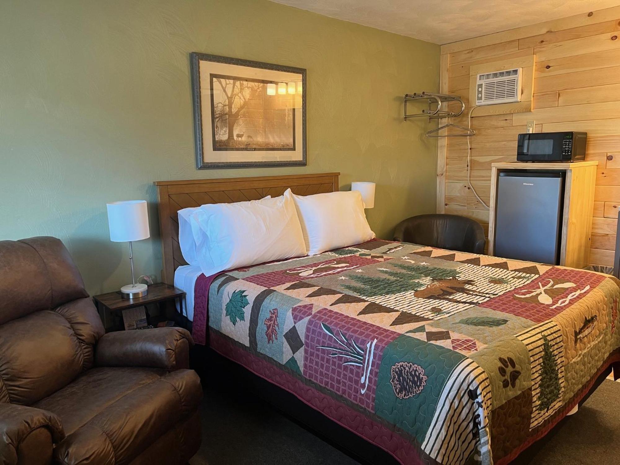 Standard Queen Room