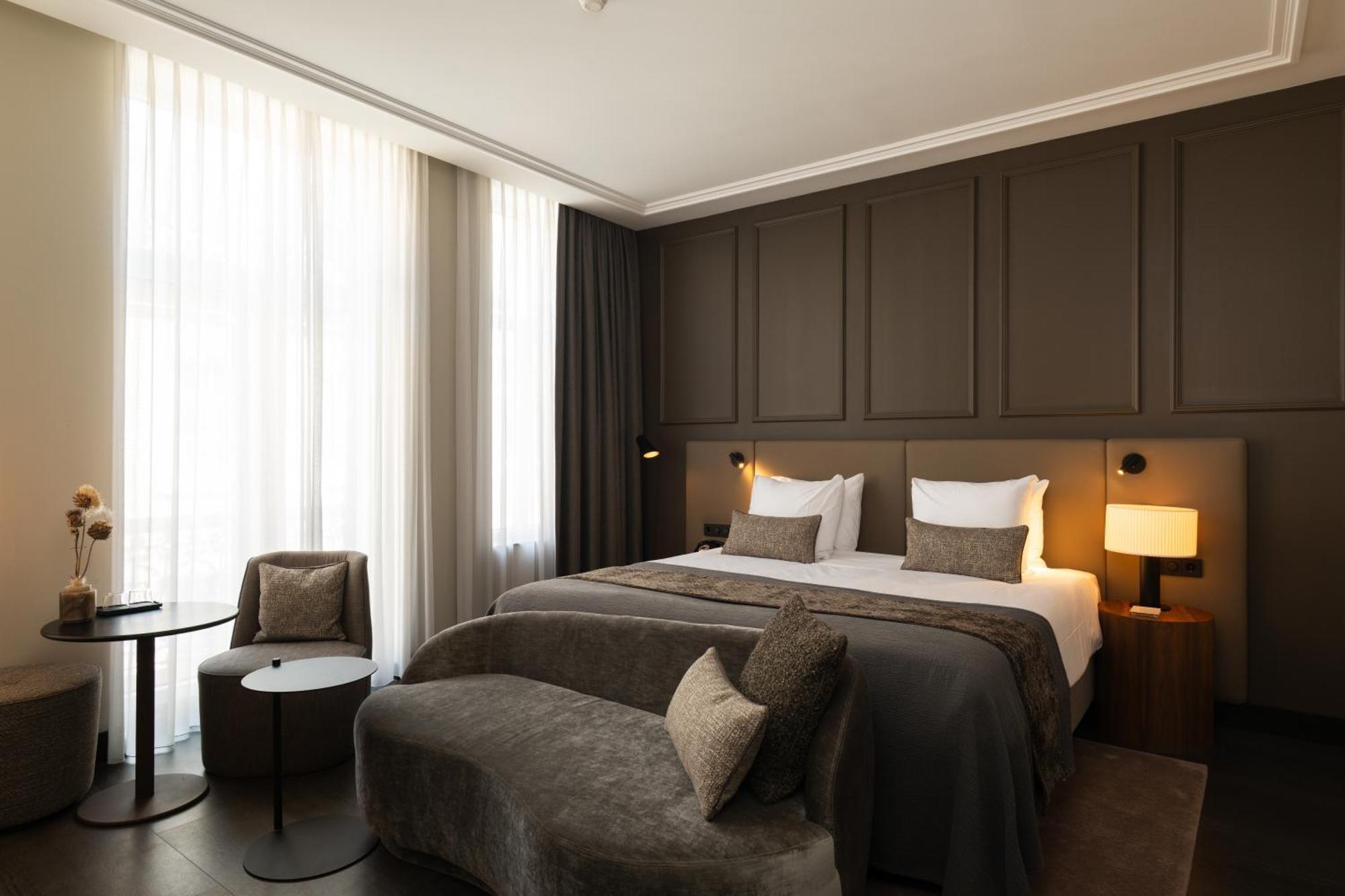 Superior Room,1669814661:JPEG