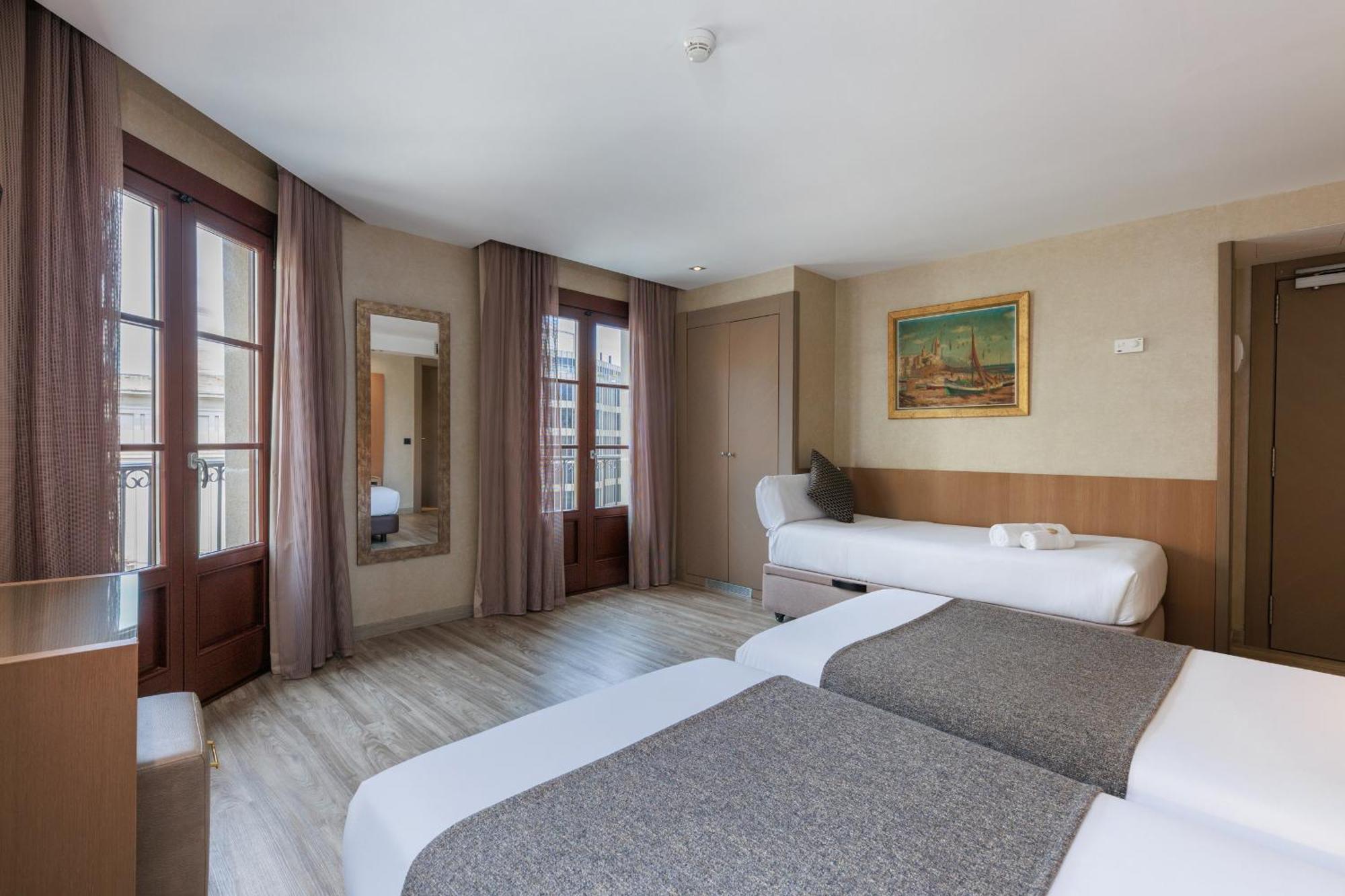 Triple Room