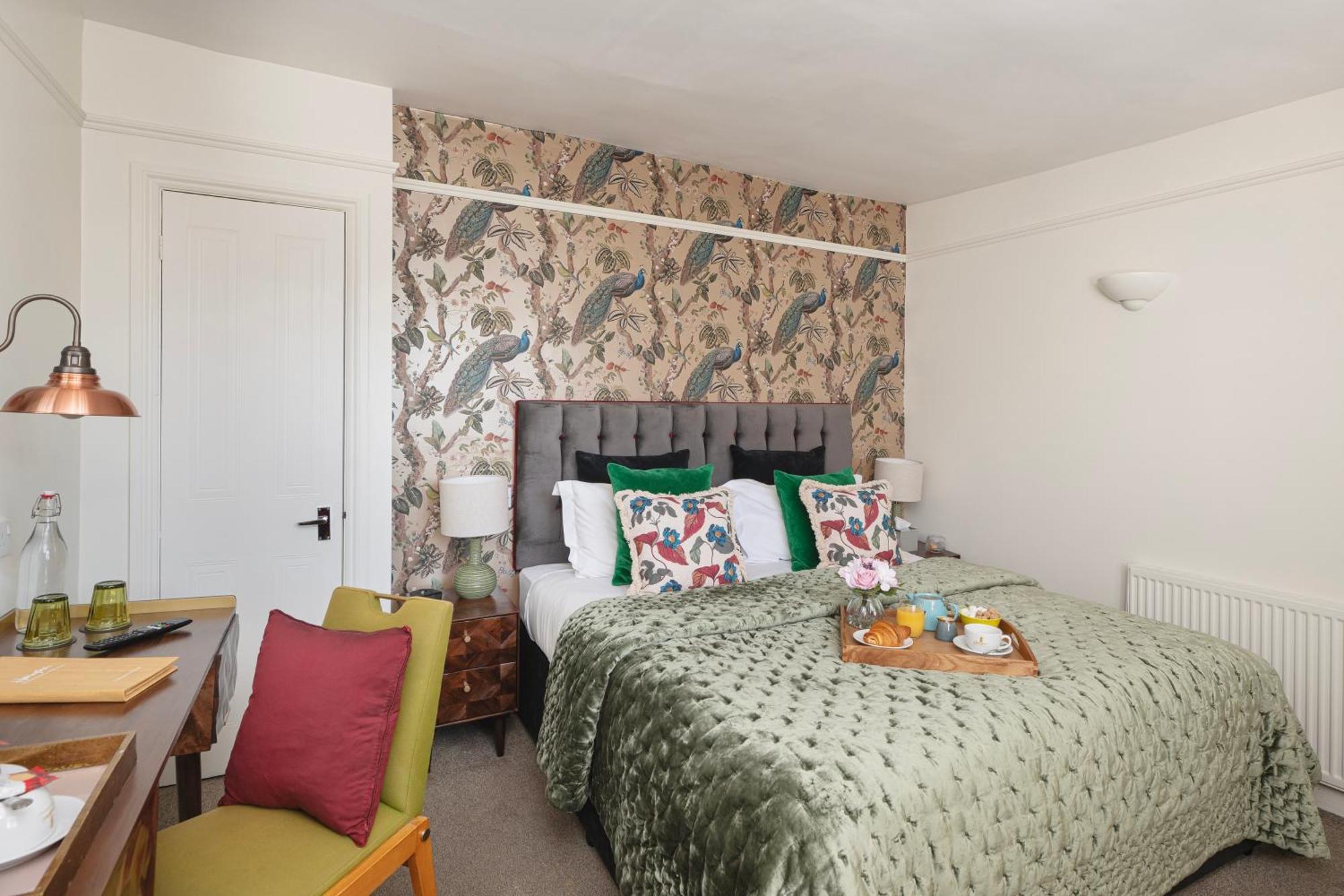 Superior Queen Room