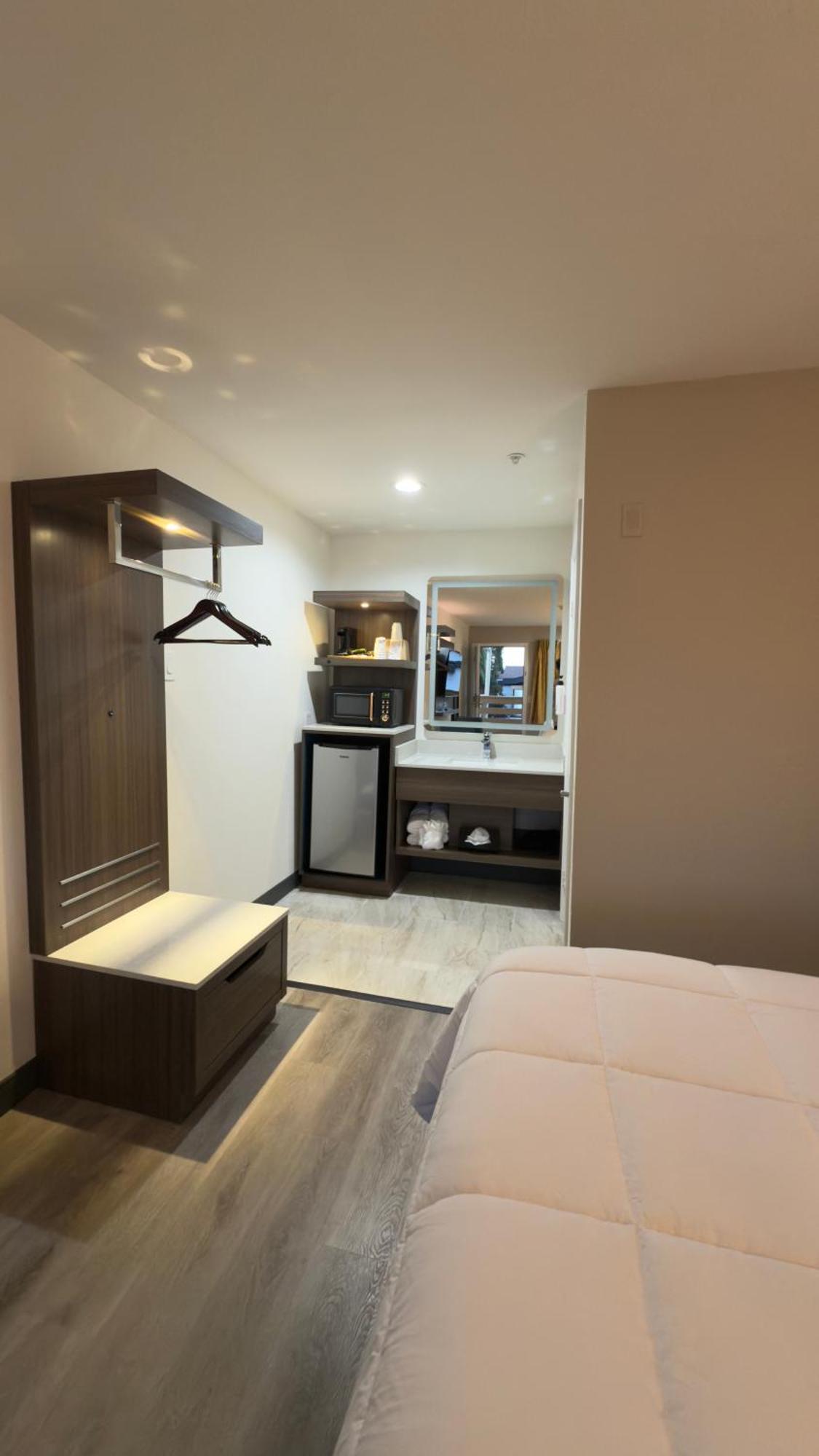 Double Room Two Double Beds Non-Smoking