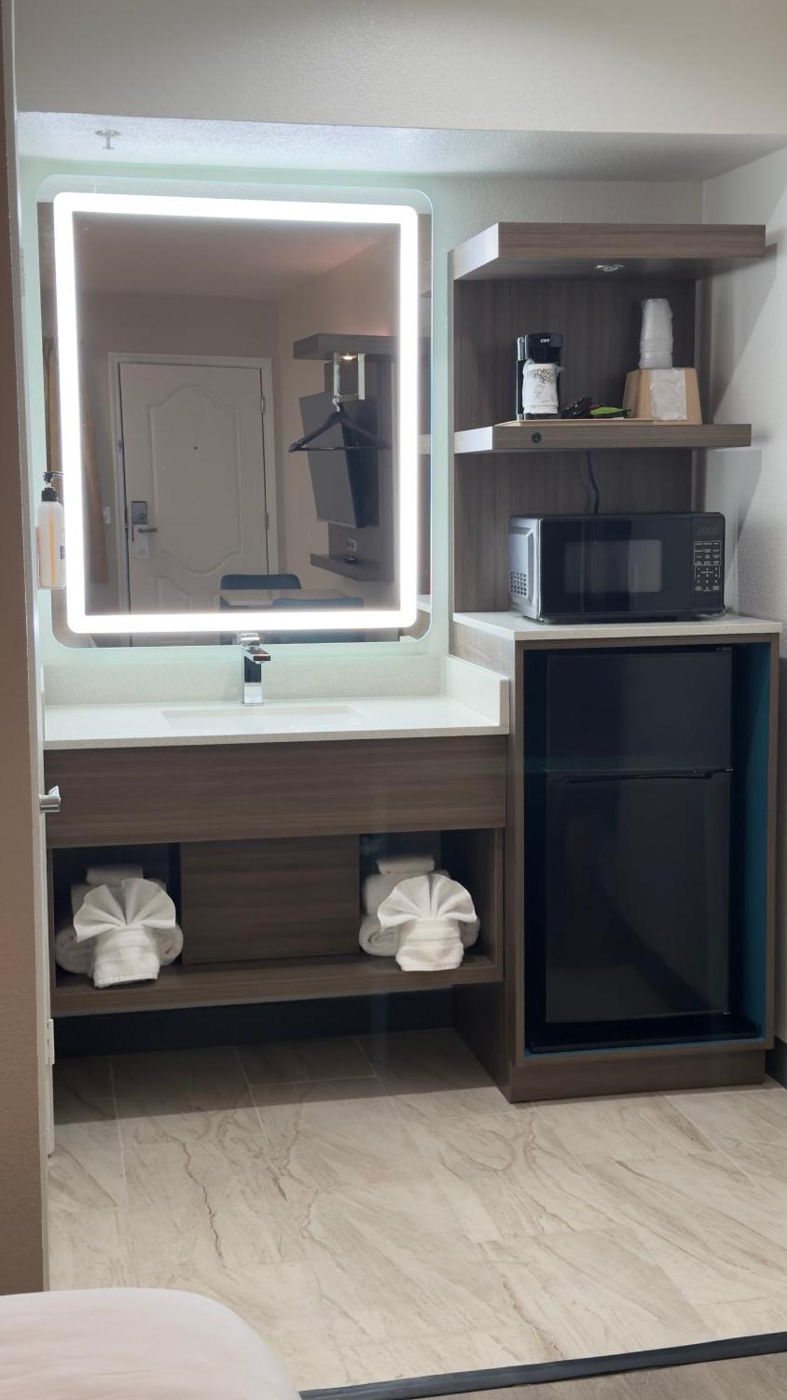 Double Room Two Double Beds Non-Smoking