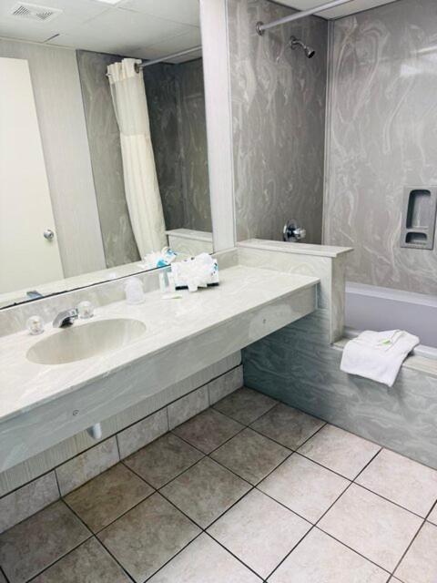 Cityview King Room,1669822752:JPEG