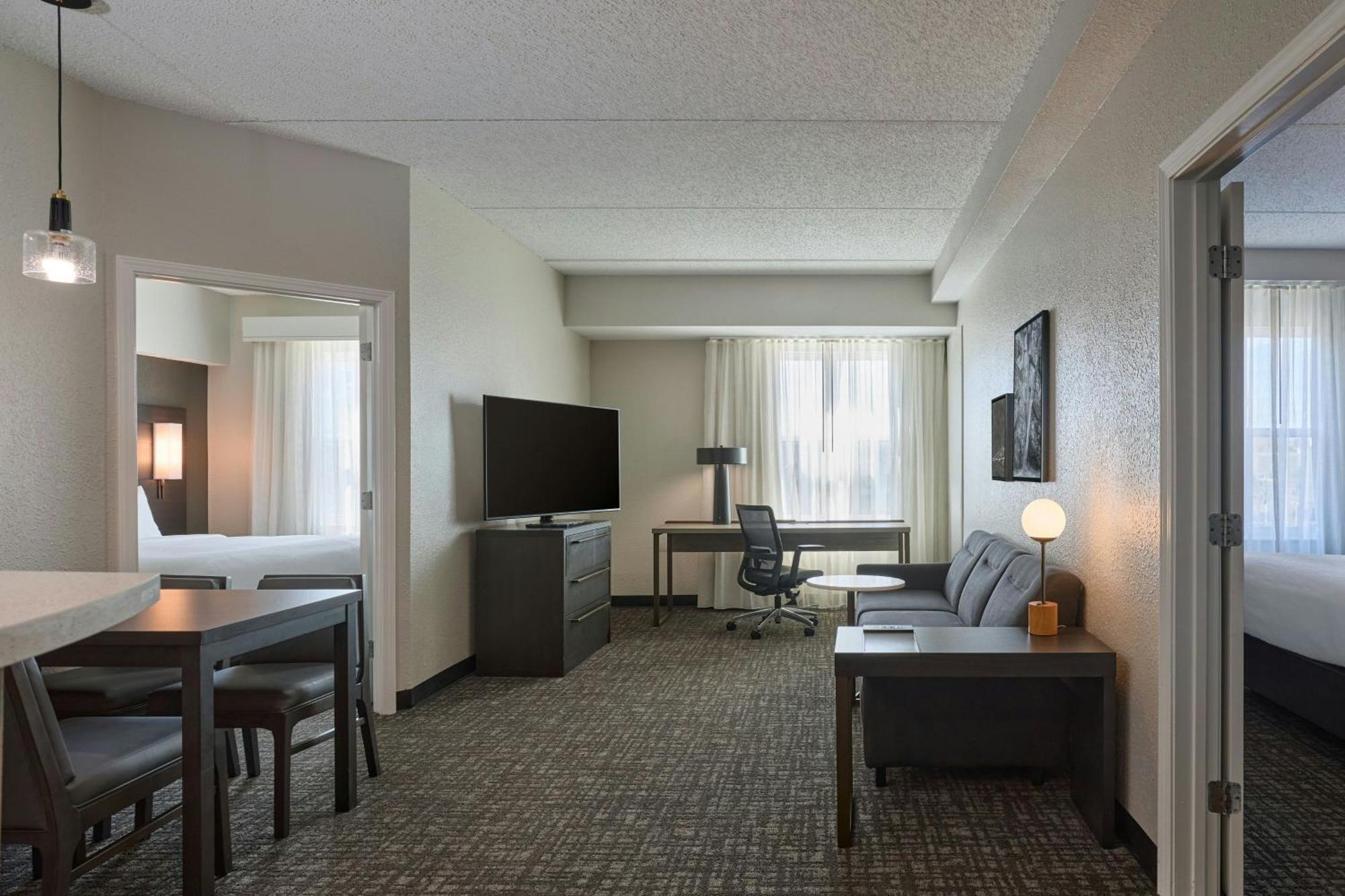 Two-Bedroom Suite,1669825507:JPEG