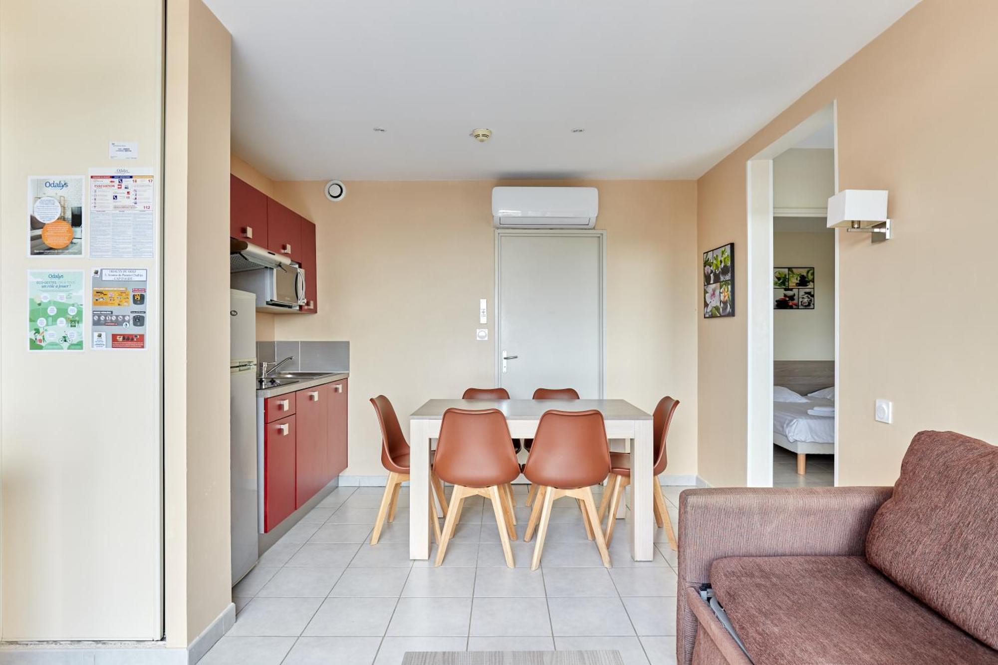 Two-Bedroom Apartment Pool Side,1669832342:JPEG