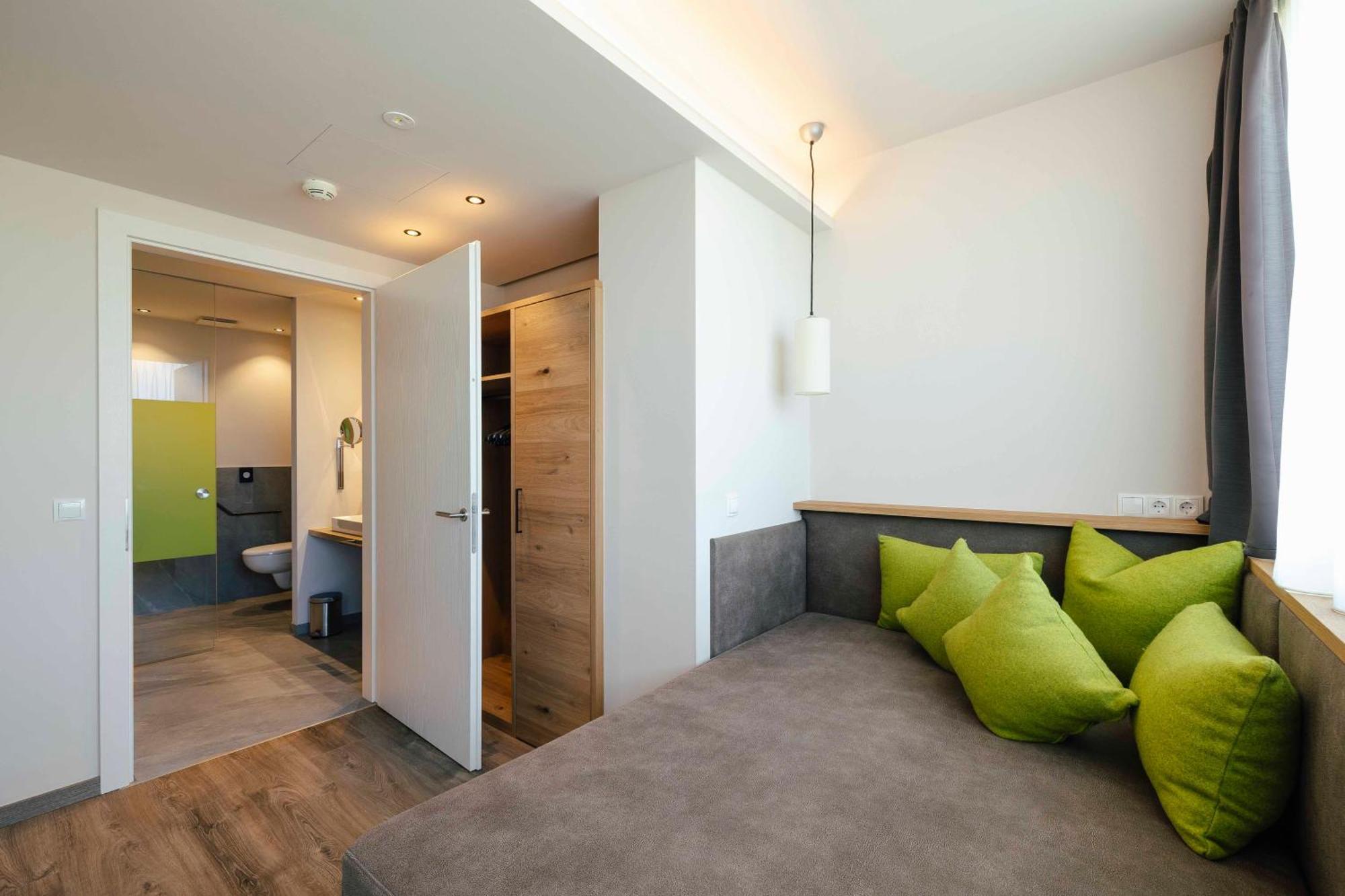 Superior Double or Twin Room Mountain View