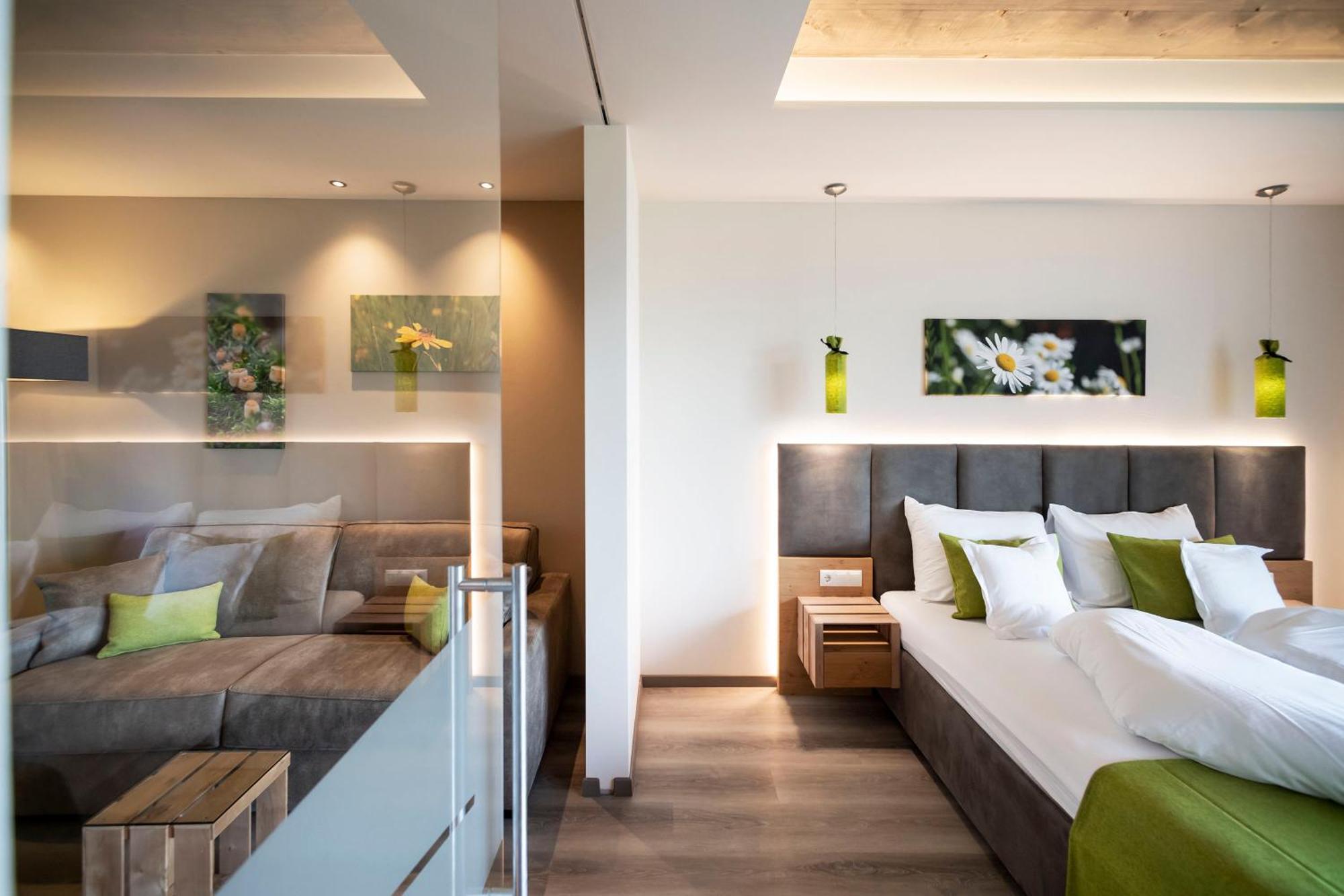Junior Suite,1669841355:JPEG