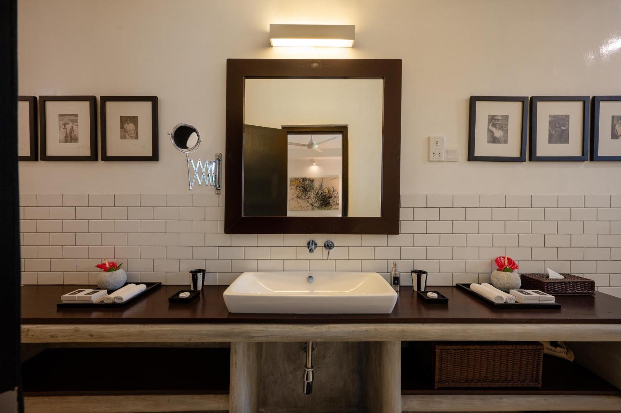 Deluxe King Room Private Courtyard & Sitting Area Early Check & Late Check-out on availability