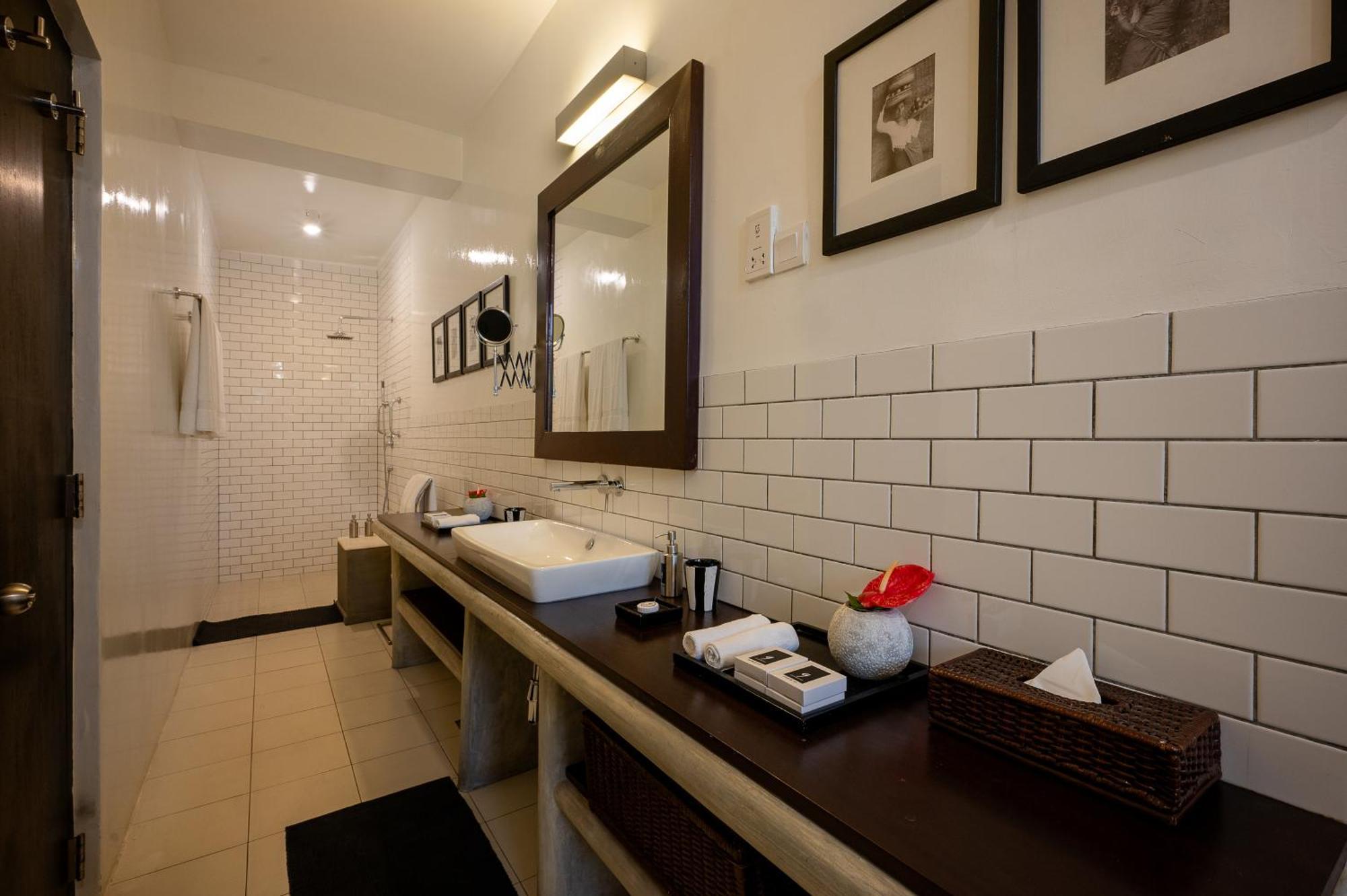 Deluxe King Room Private Courtyard & Sitting Area Early Check & Late Check-out on availability