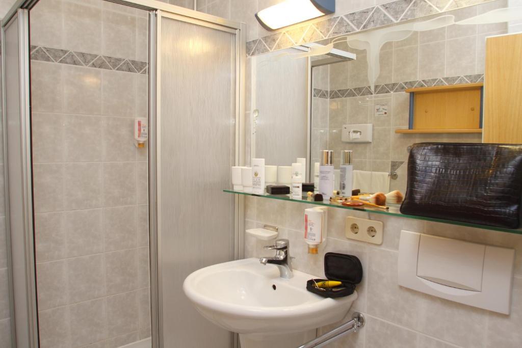 Classic Double Room,511721457:JPEG