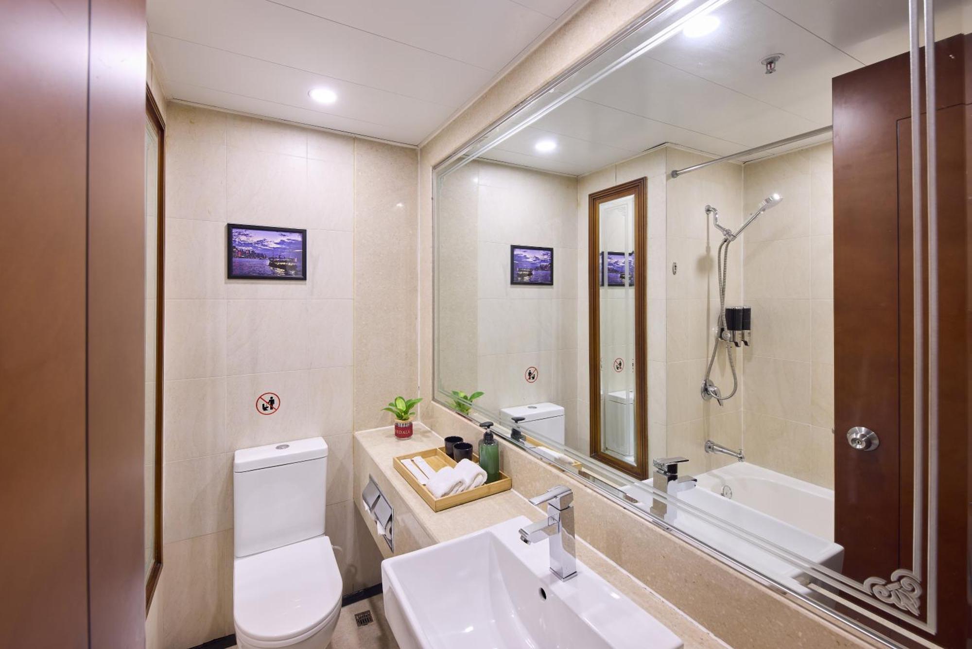 Deluxe Suite 7 – 23 or F