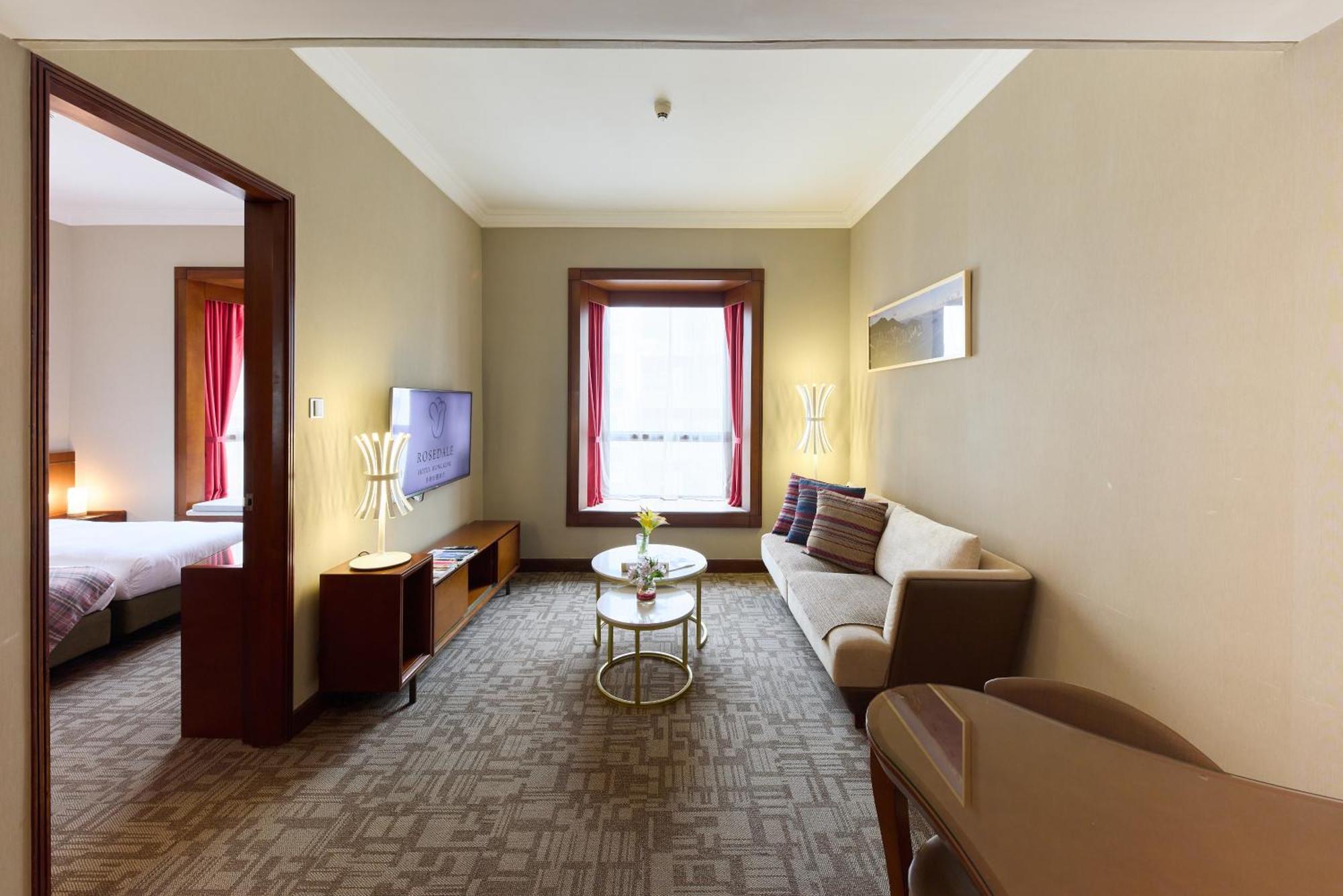 Deluxe Suite 7 – 23 or F