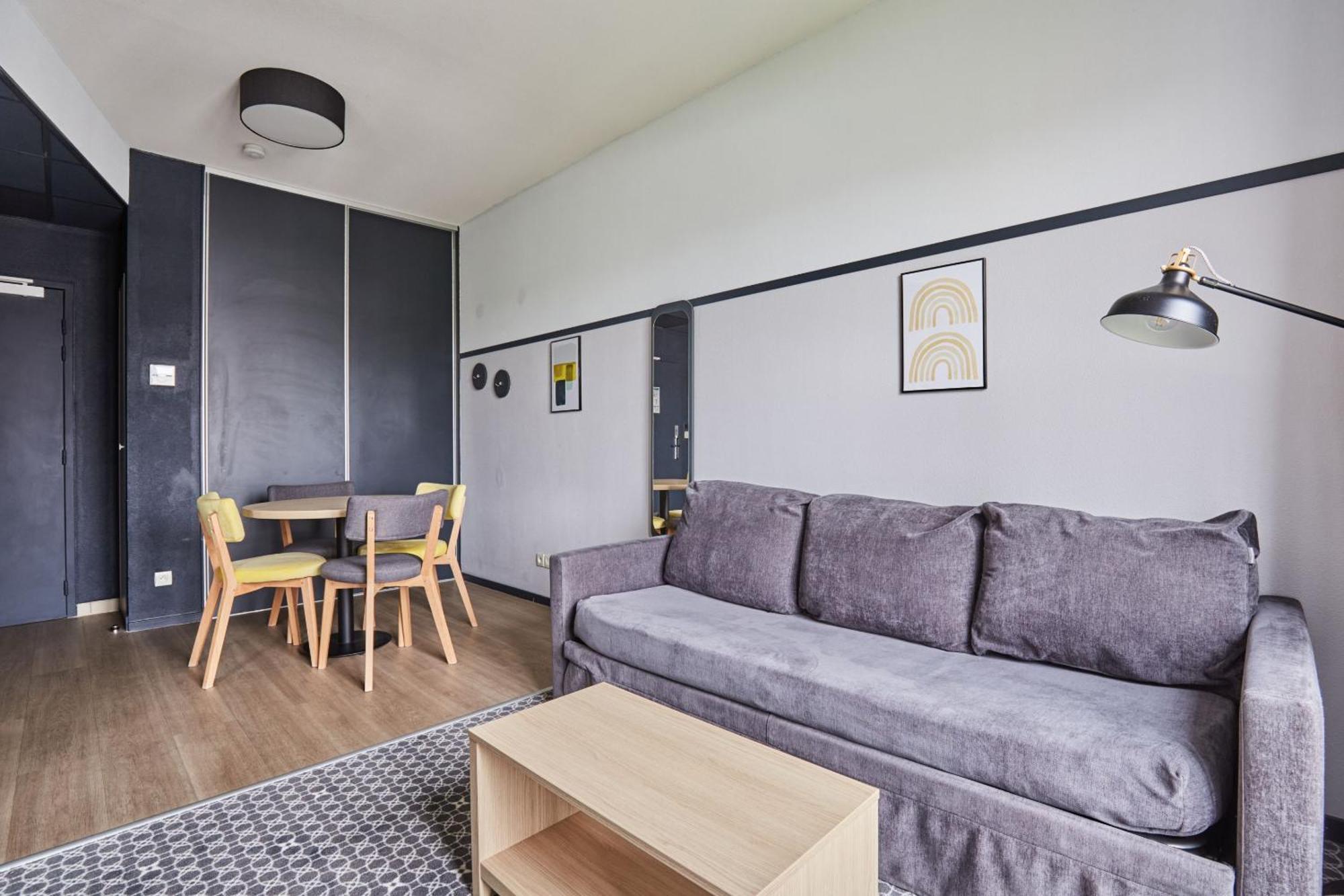 One-Bedroom Apartment