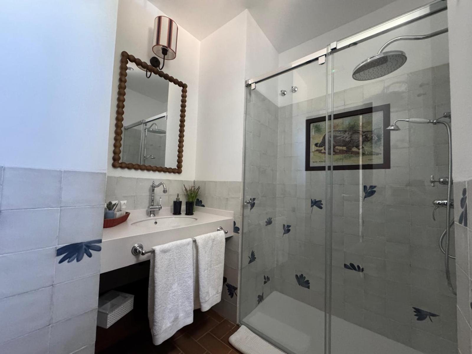 Standard Double or Twin Room,1730008754:JPEG