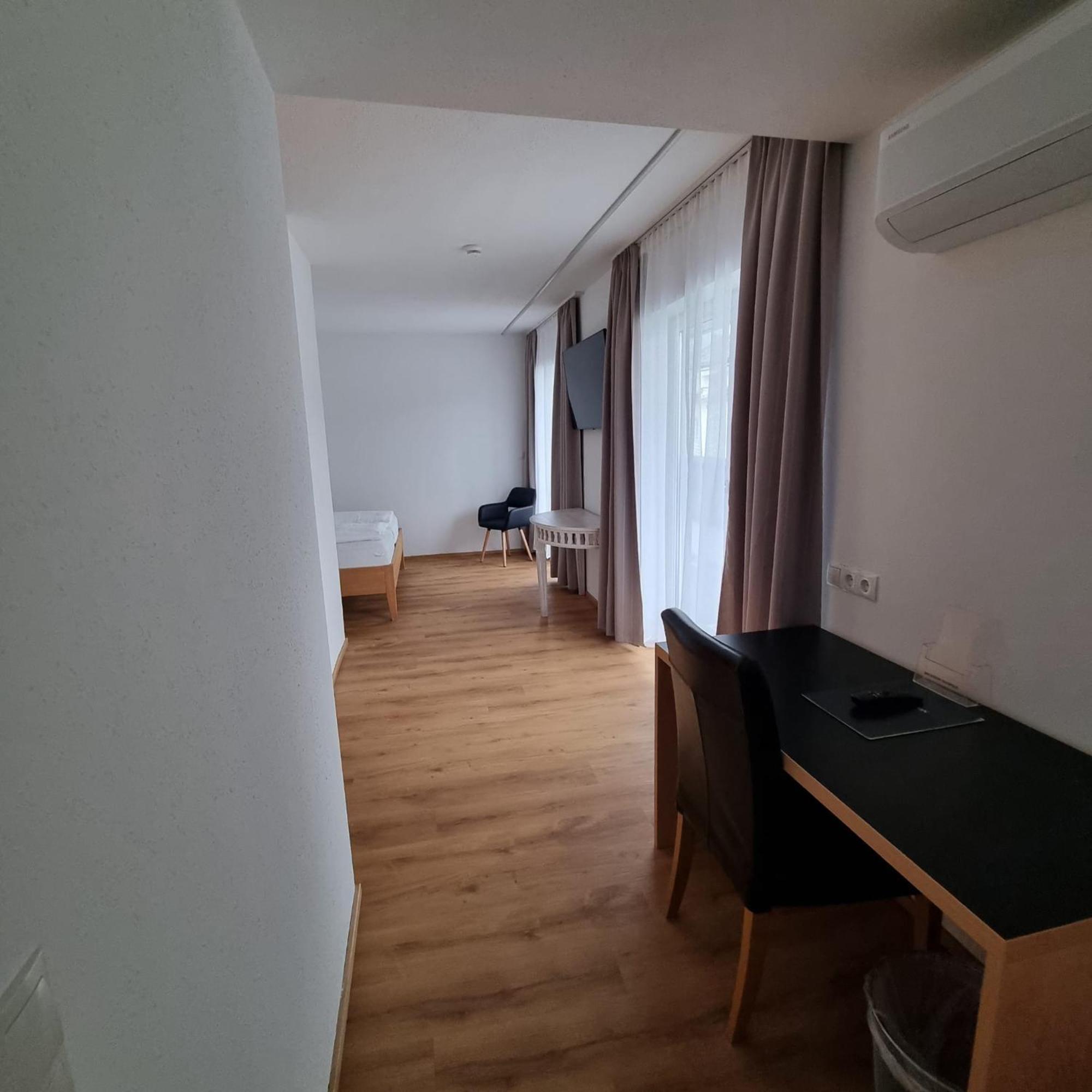Deluxe Double Room with Balcony,1670704524:JPEG