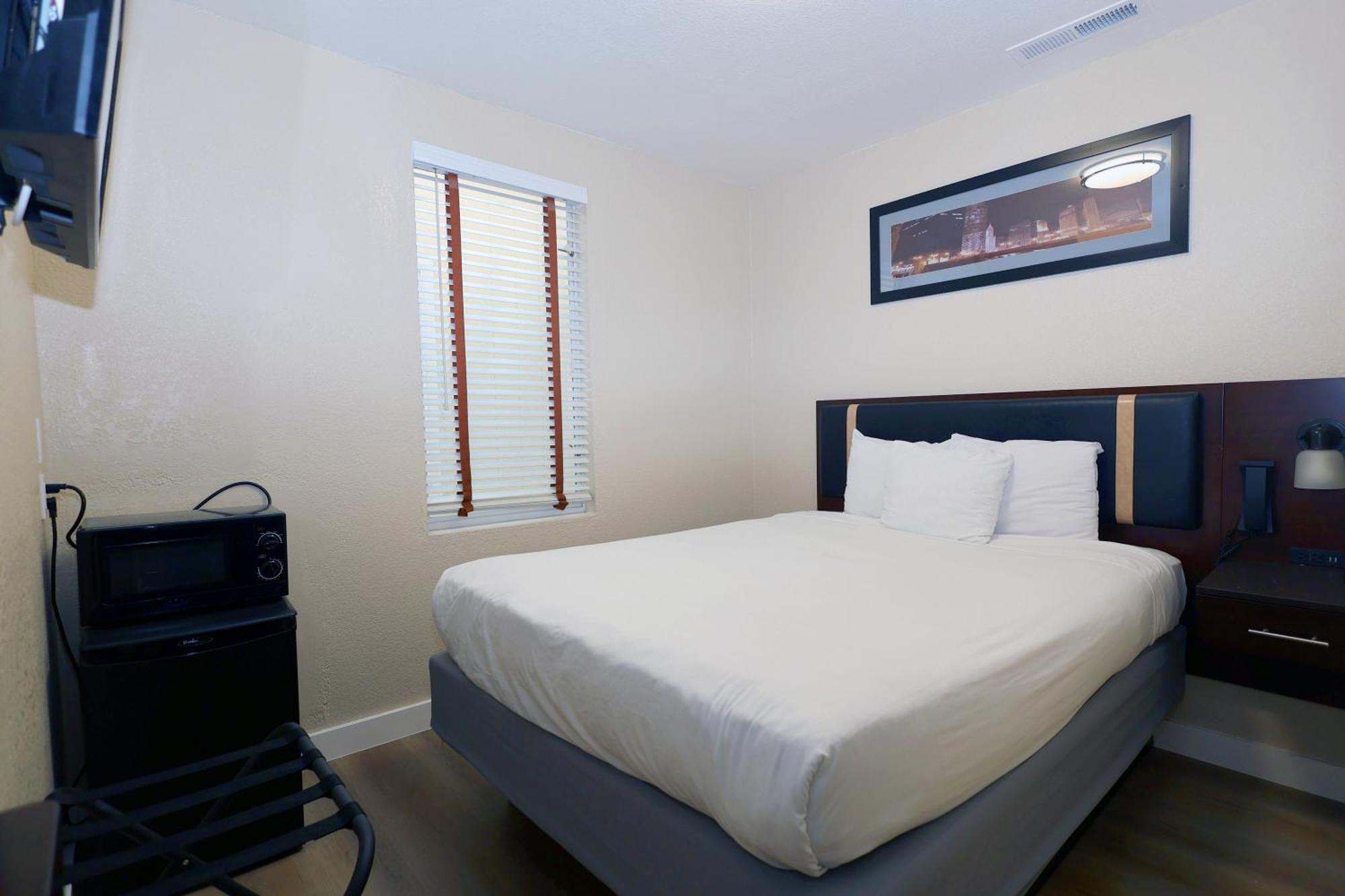 Queen Room Interior