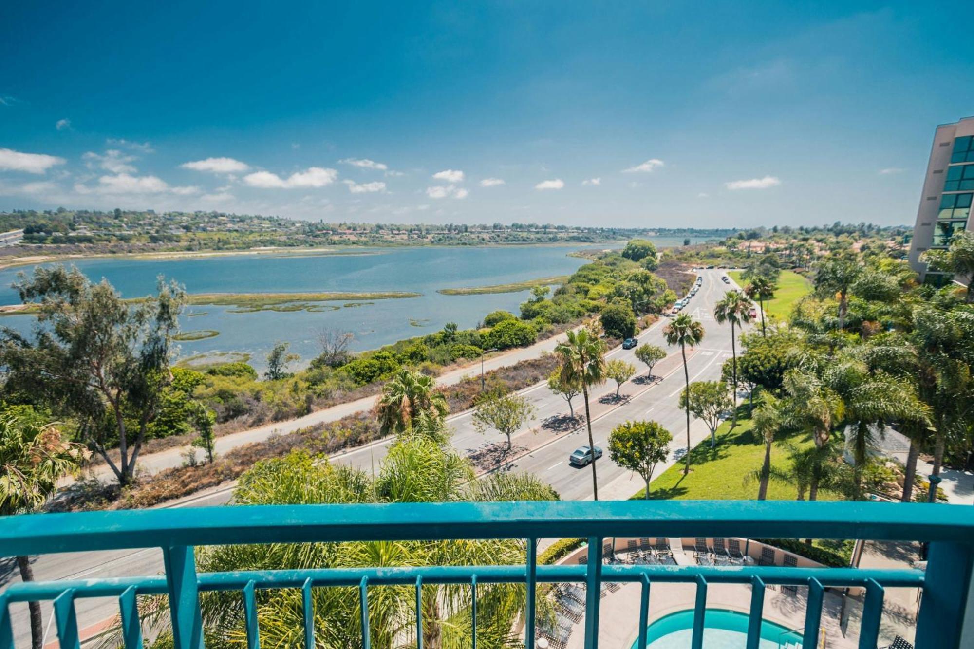 One-Bedroom King Suite Bay View