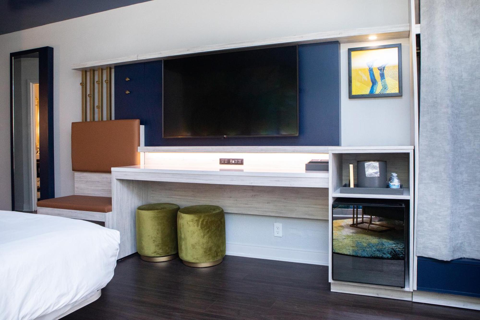 Standard King Room