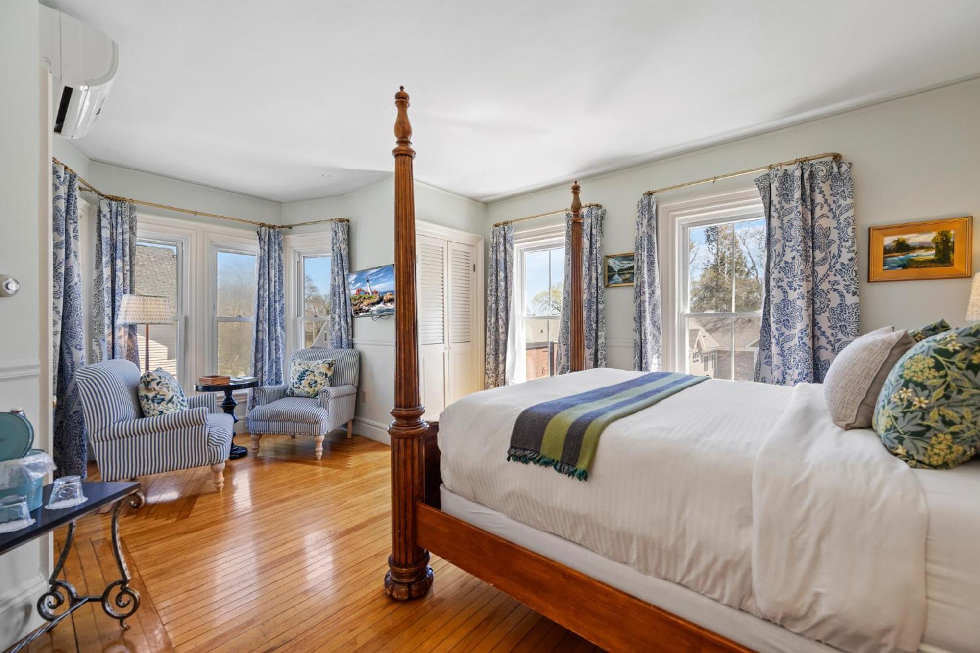 Queen Room
