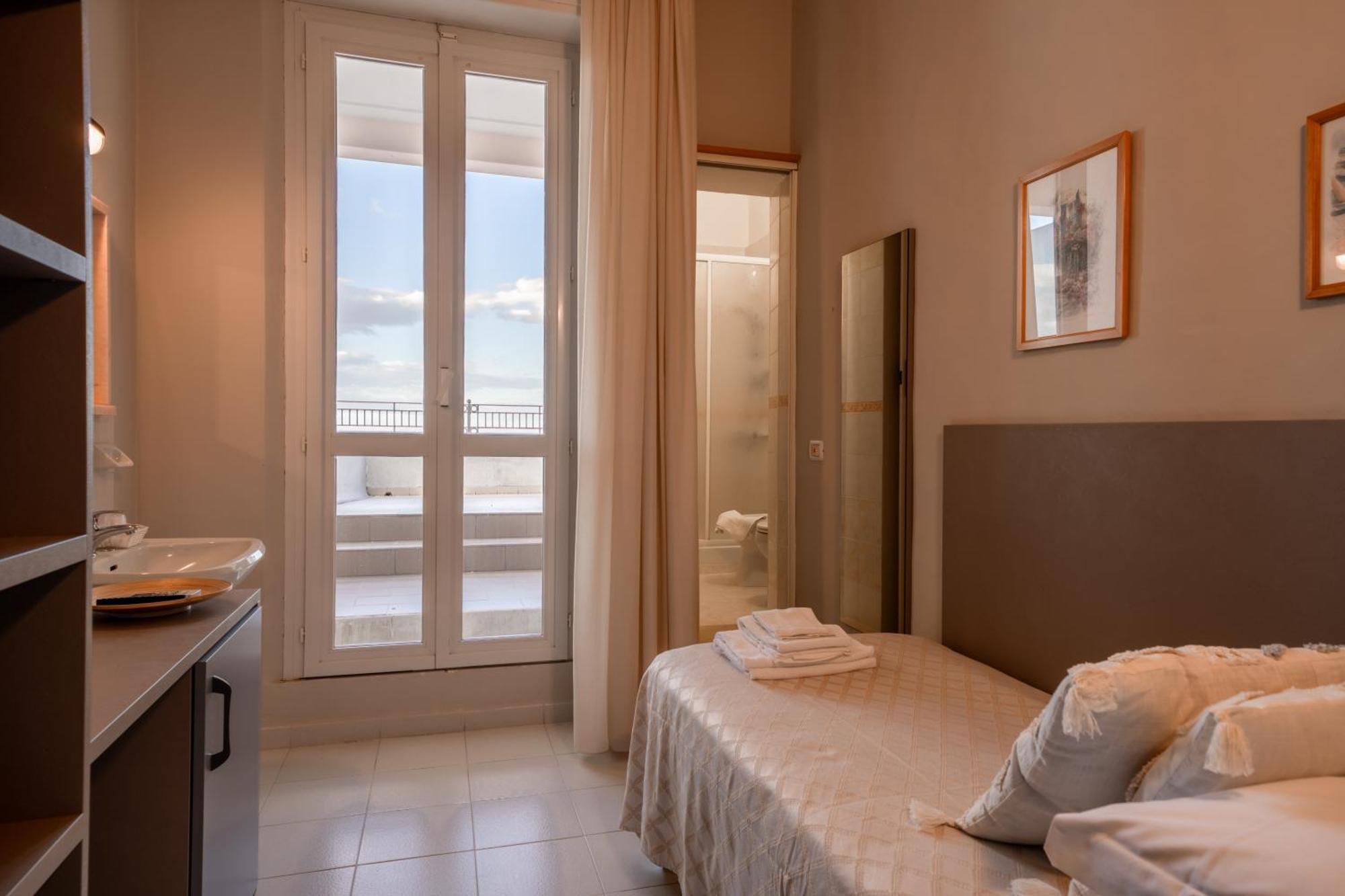Standard Single Room Sea View,1670774322:JPEG