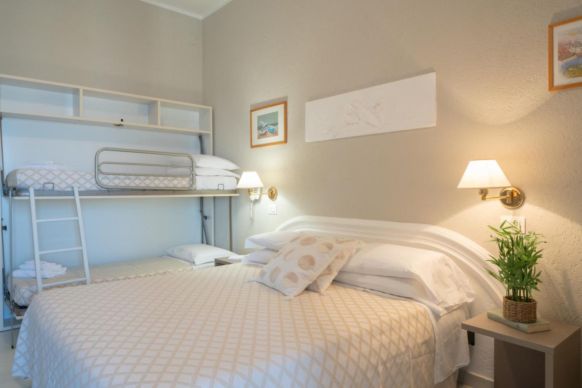 Quadruple Room Sea View,1670774318:JPEG