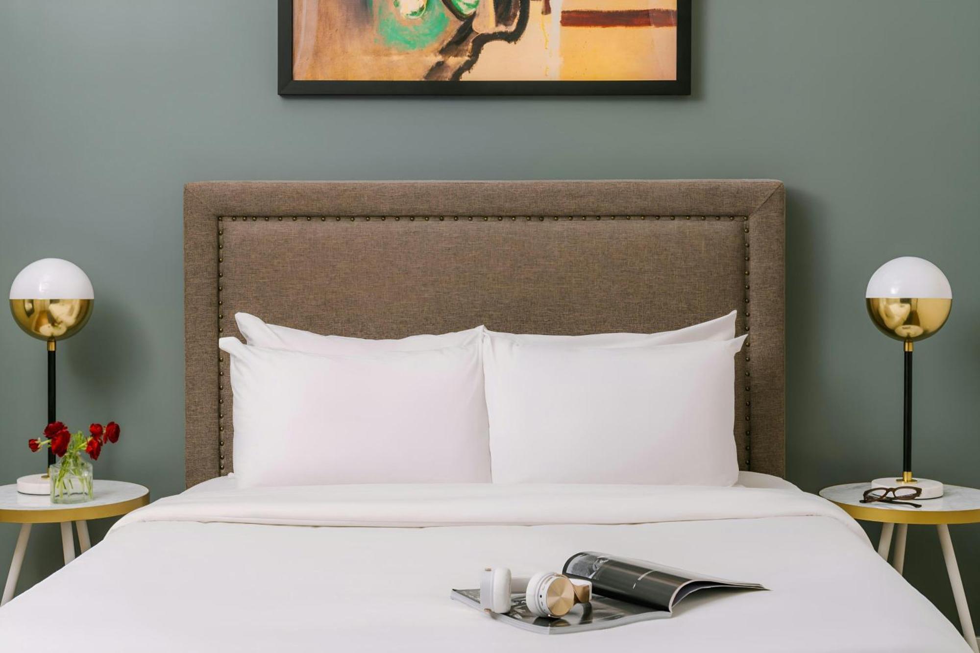 Two-Bedroom Apartment Two Queen Beds