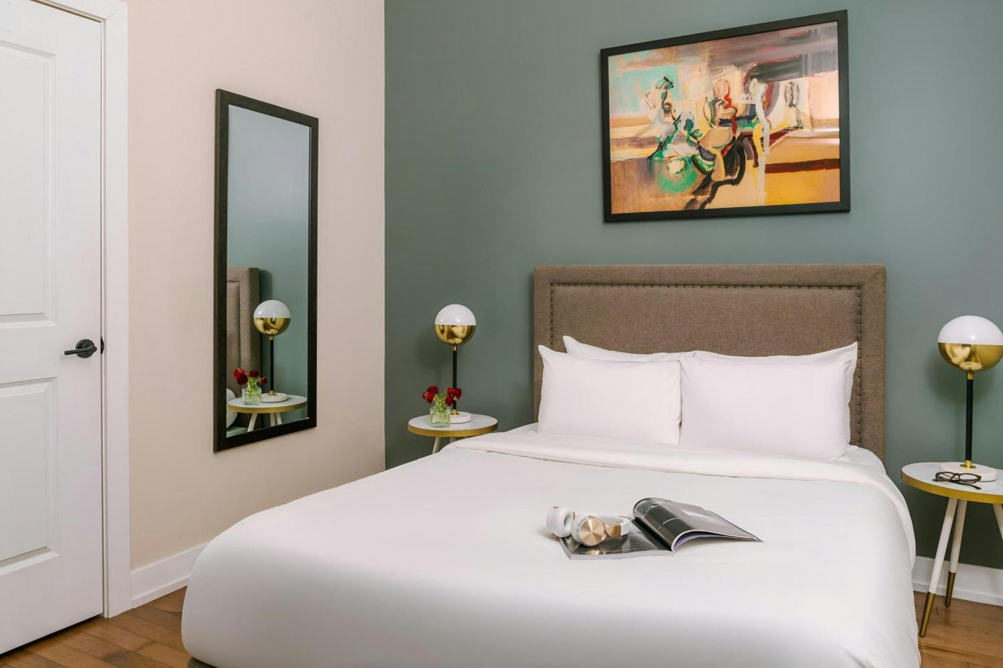 Two-Bedroom Apartment Two Queen Beds