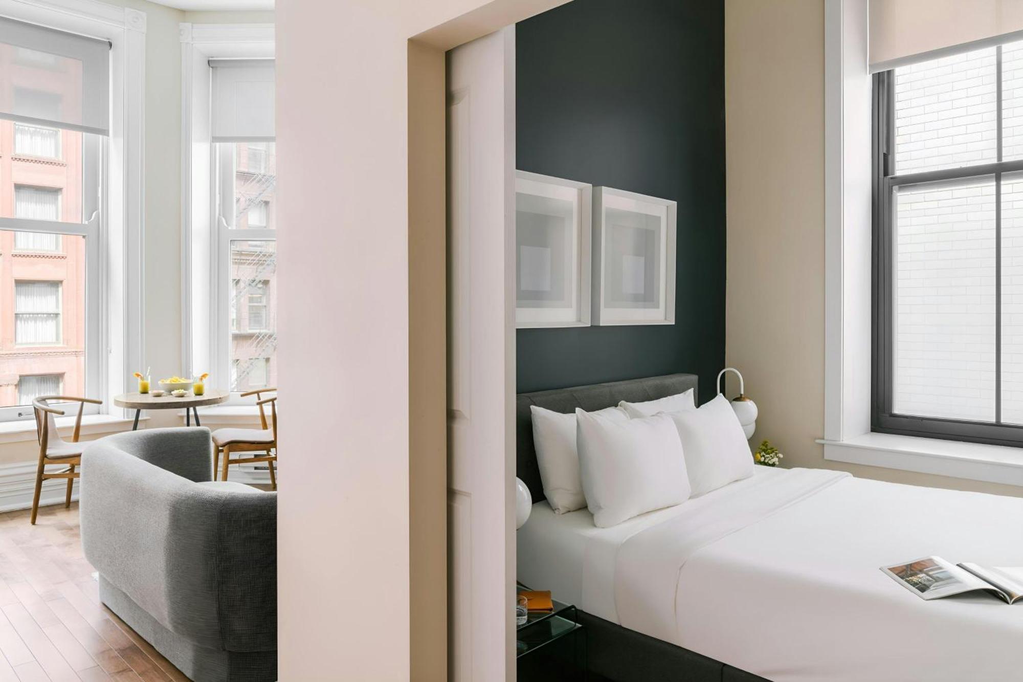 One-Bedroom Superior Apartment Queen Bed