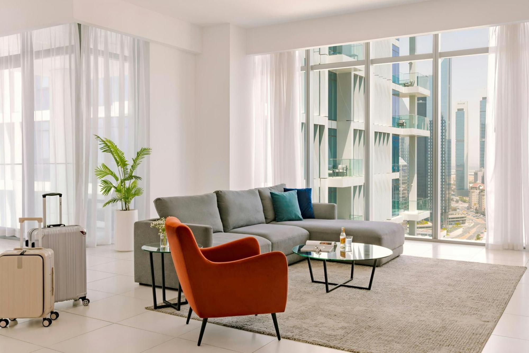 Three-Bedroom Apartment Burj Khalifa View