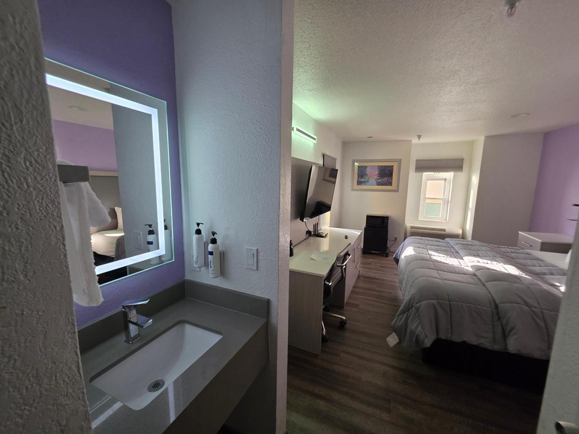 King Suite Spa Bath
