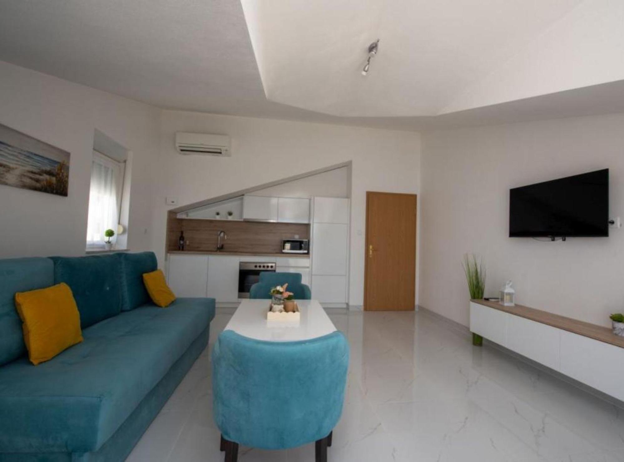 Deluxe Suite Pyramid View