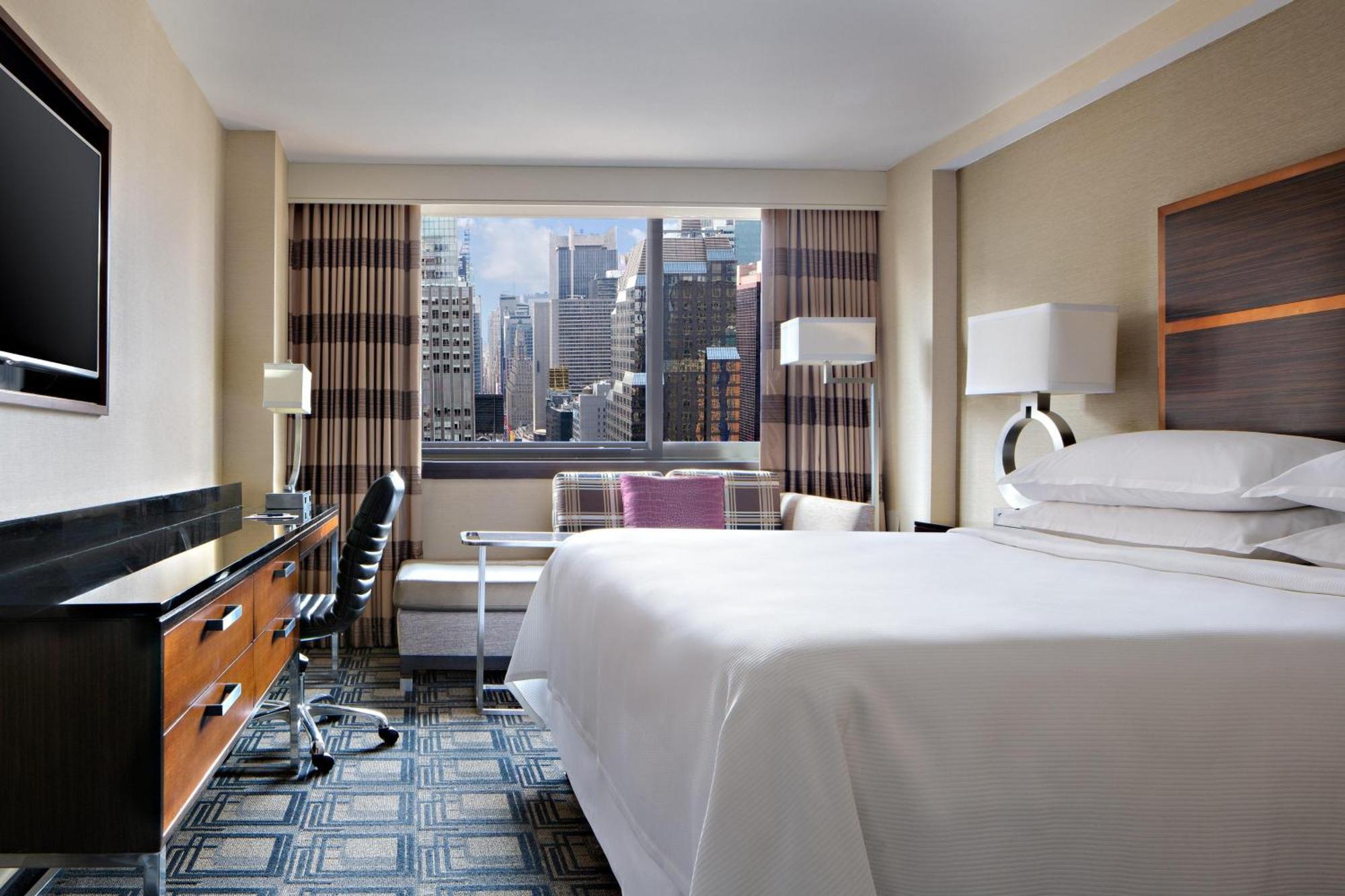 Premier, Guest room, 1 King, City view, High floor,1672564450:JPEG