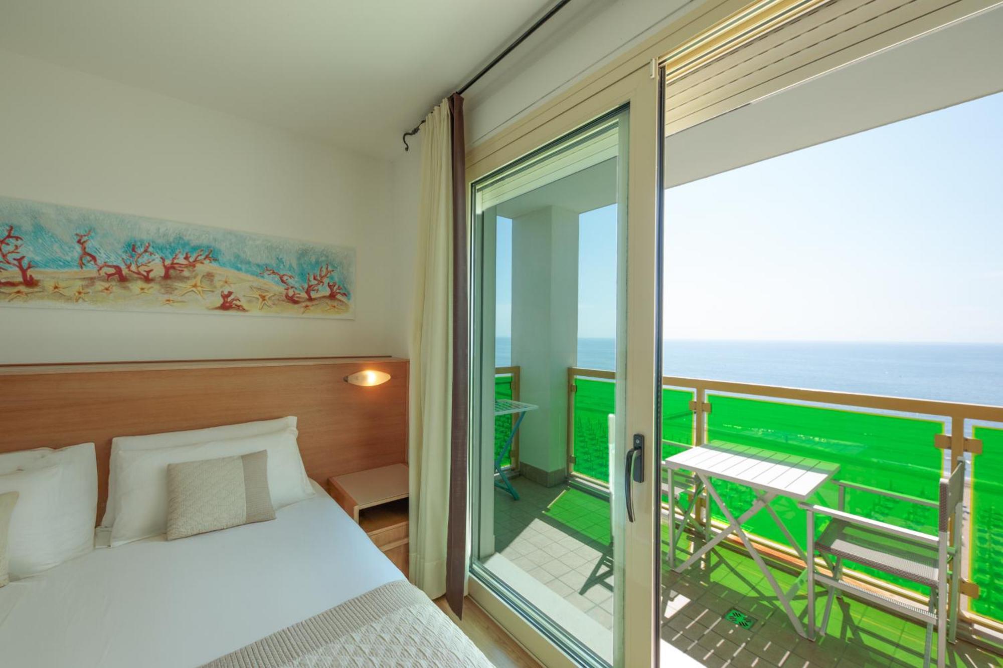 Superior Double Room Frontal Sea View