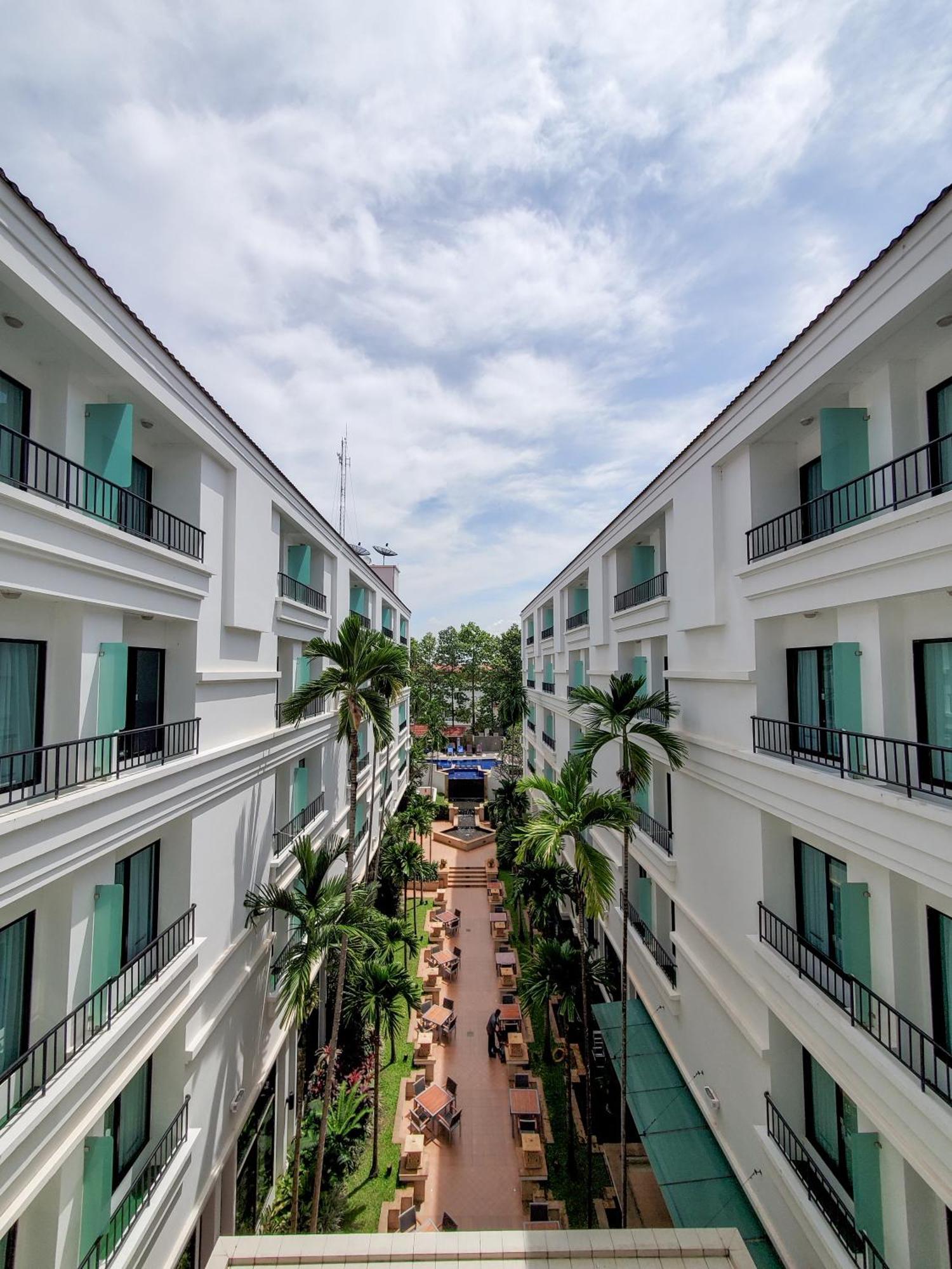 Deluxe Double or Twin Room