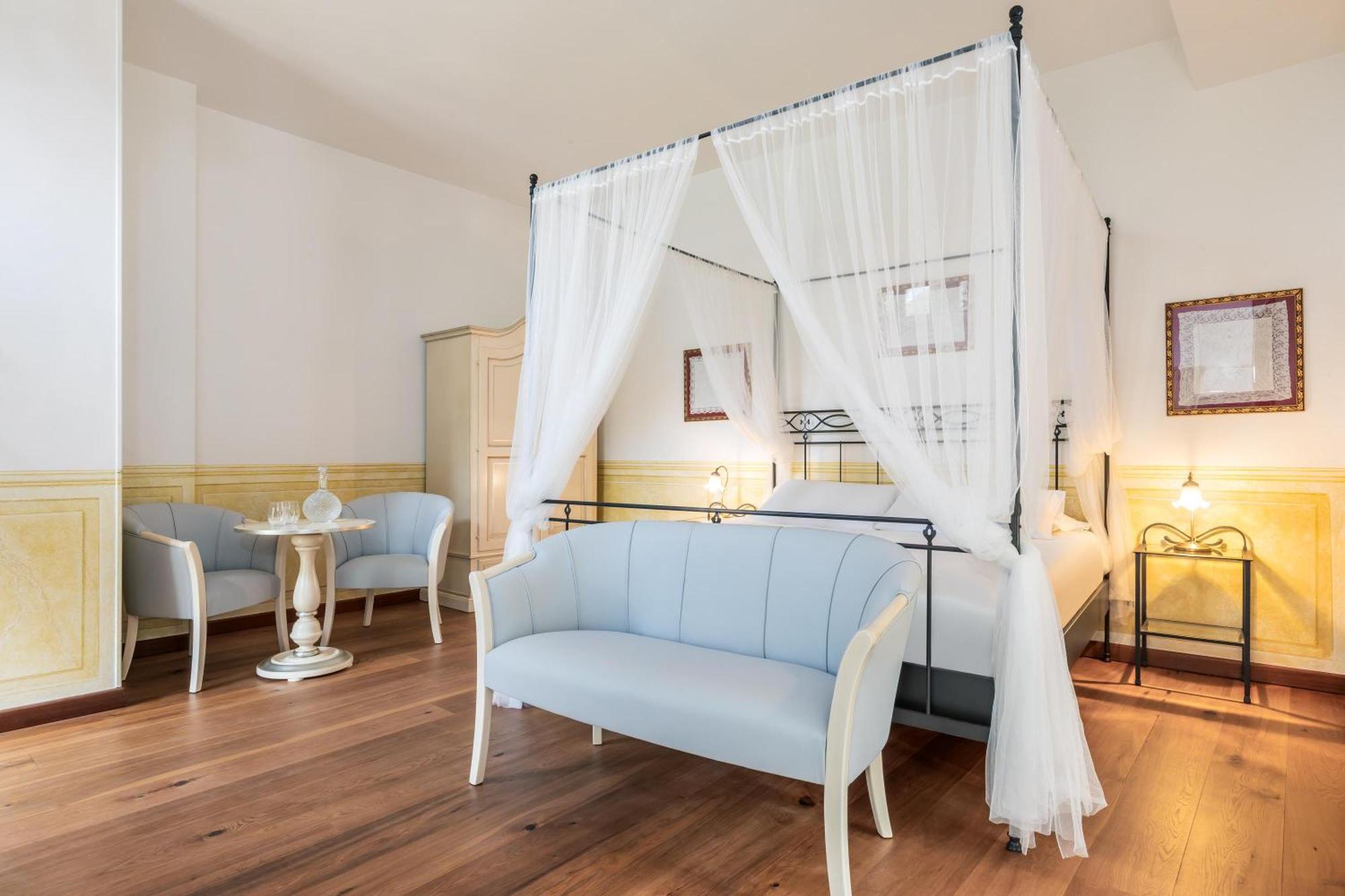 Deluxe Unterkunft mit Whirlpool und Gartenblick – Nebengebäude