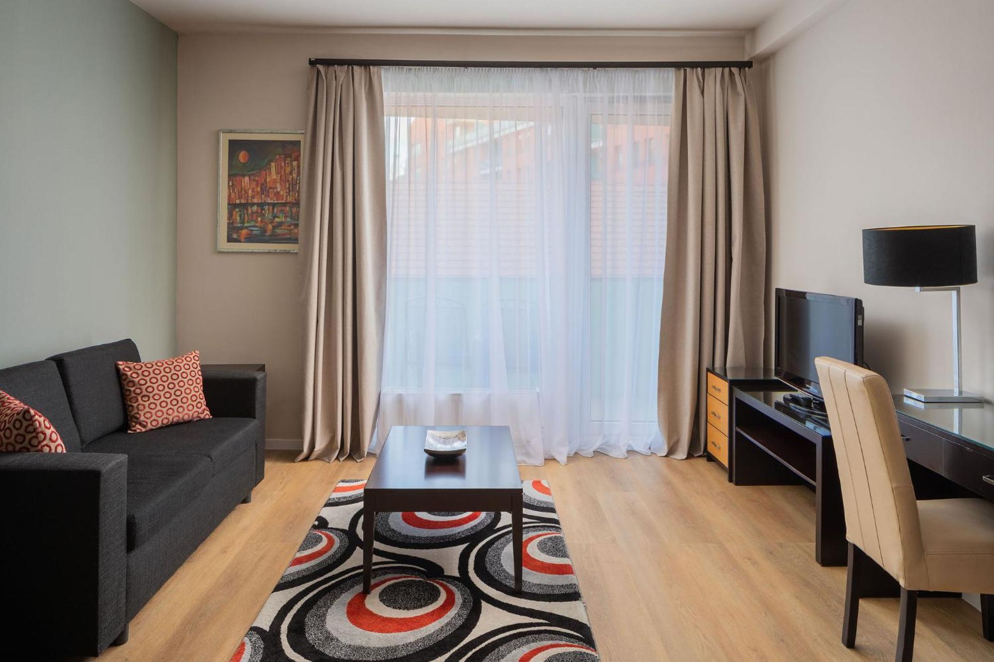 Deluxe One-Bedroom Suite