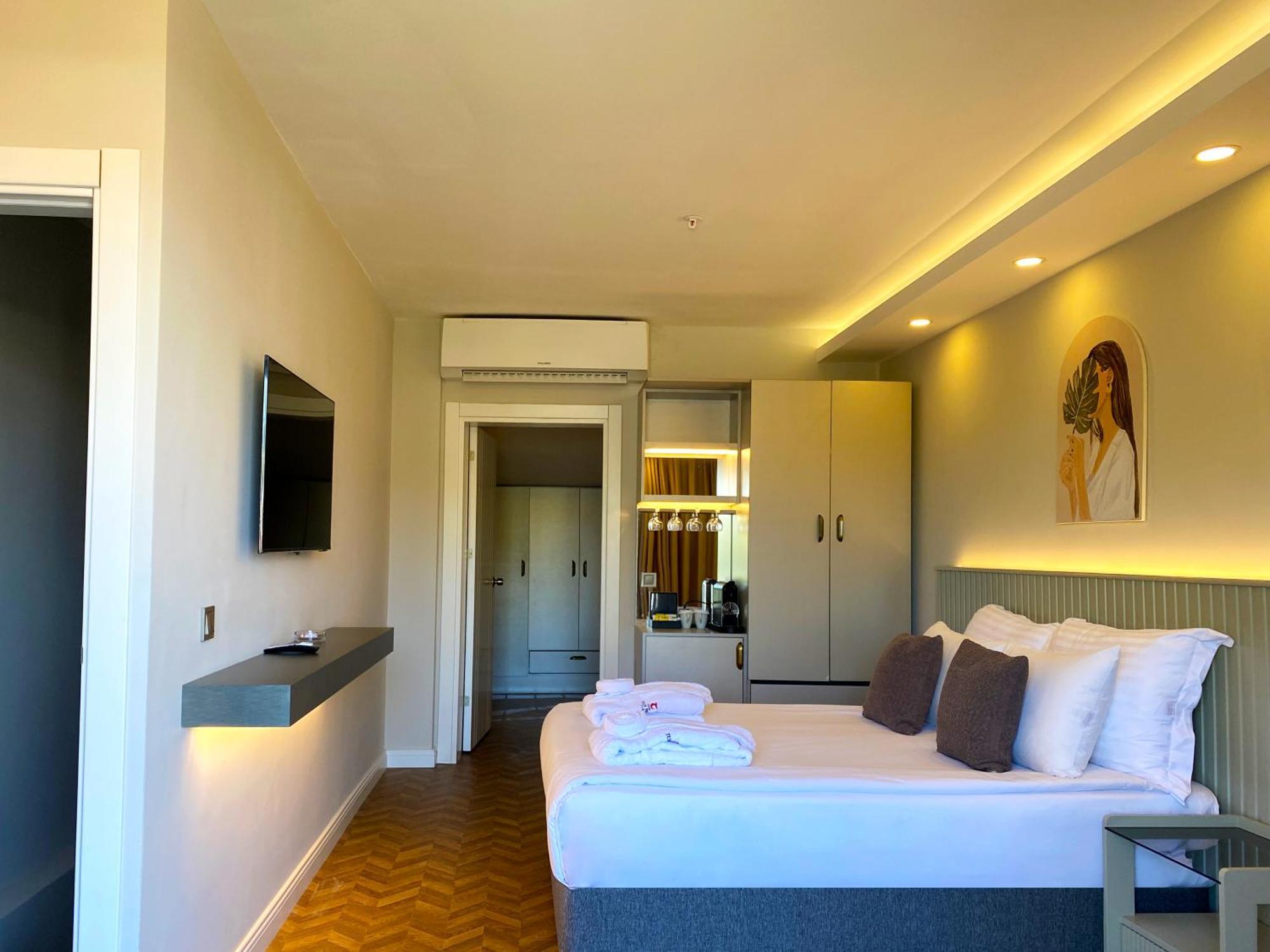 Select Standard Room
