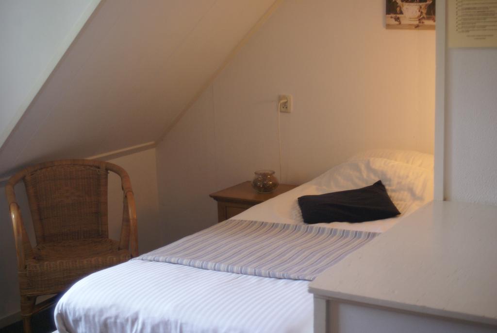 Double or Twin Room Private External Bathroom,167277651:JPEG
