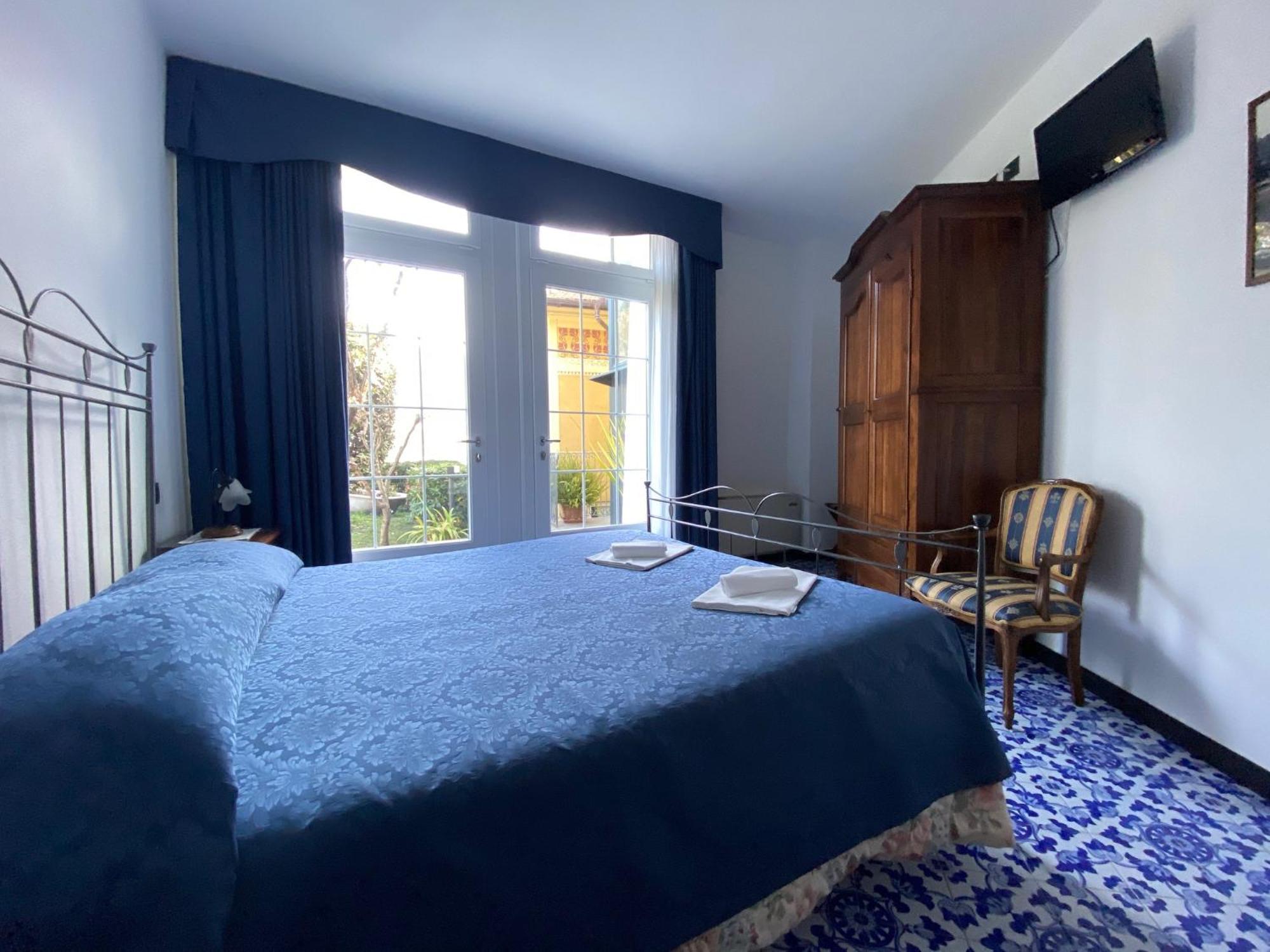 Superior Double or Twin Room Garden View
