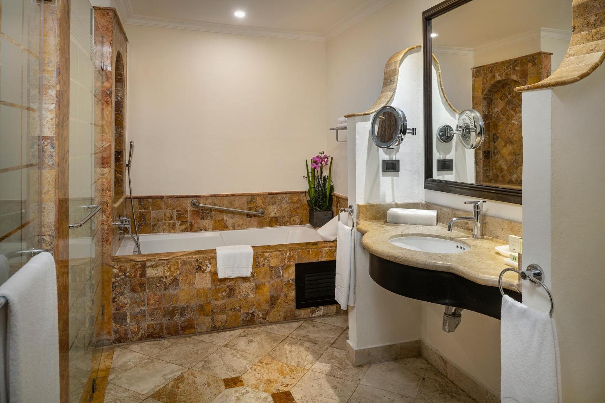 Deluxe Junior Suite