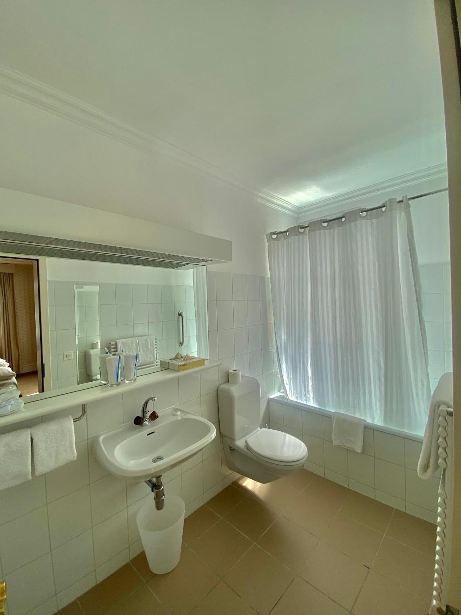 Triple Room,1672565664:JPEG