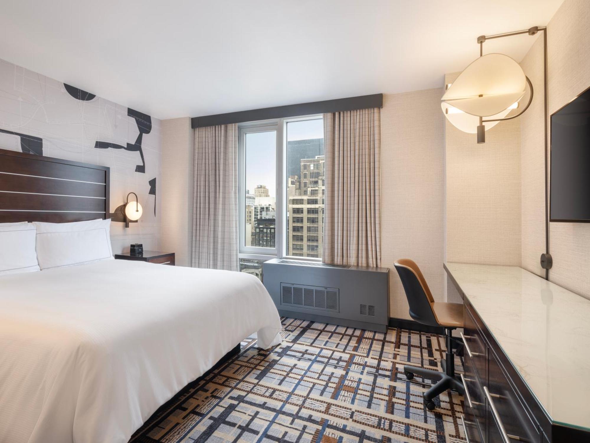 Queen Room with City View