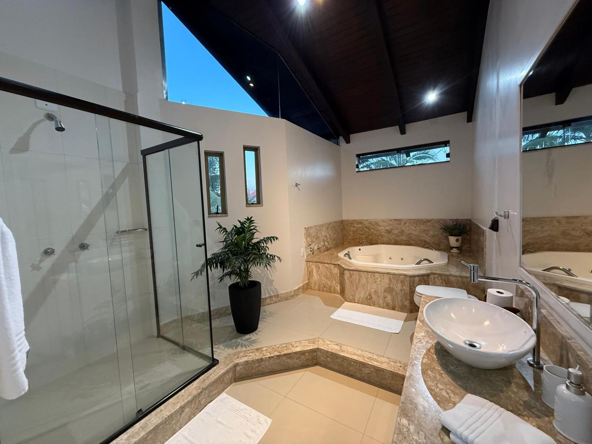 Deluxe Double or Twin Room Spa Bath
